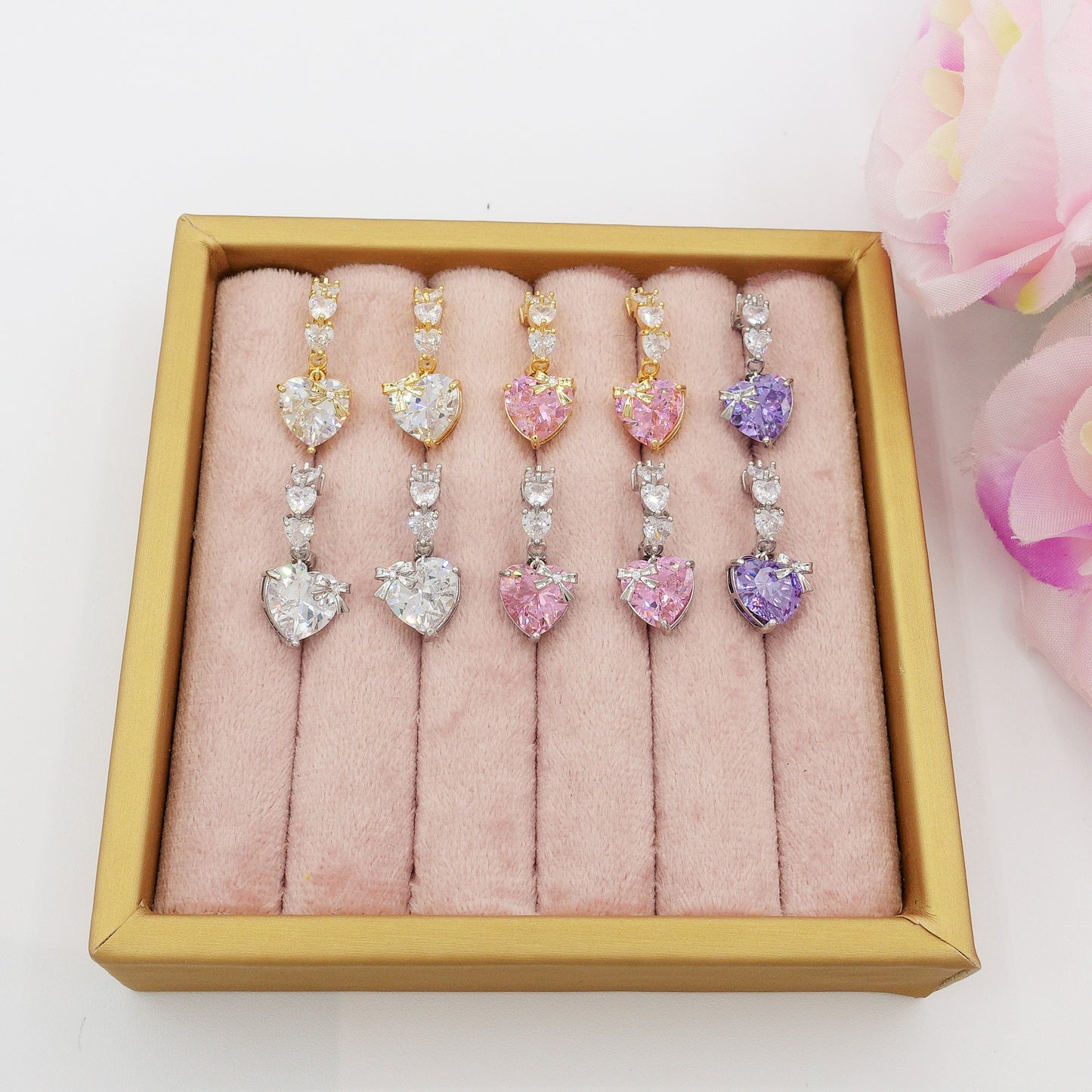 HELENA  ~ Orecchini mini cerchio con cuore XL in Cubic Zirconia