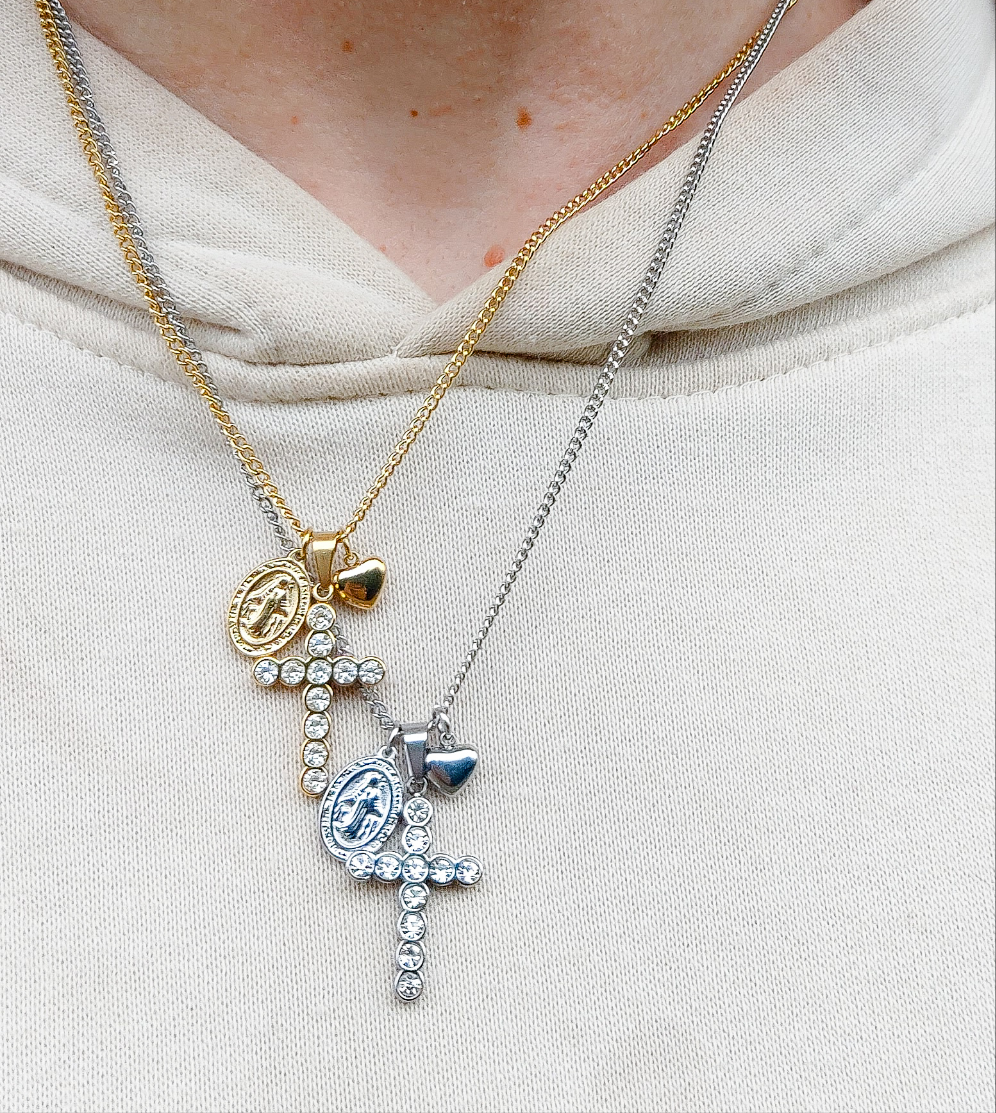 HOLY ~ ACCIAIO INOSSIDABILE - Collana  con pendenti sacri, croce, madonnina e cuore bombè