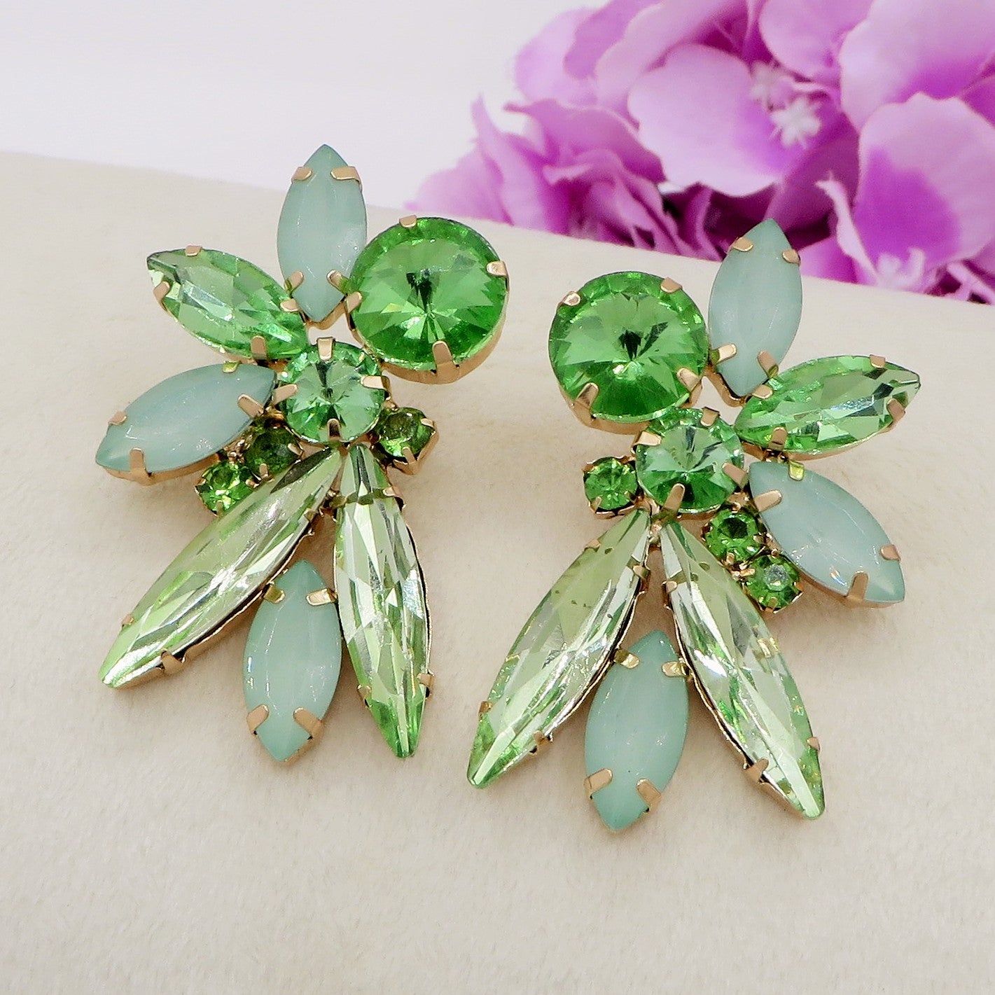 SCARLETT - Orecchini a bottone con pietre sfaccettate e Cubic Zirconia