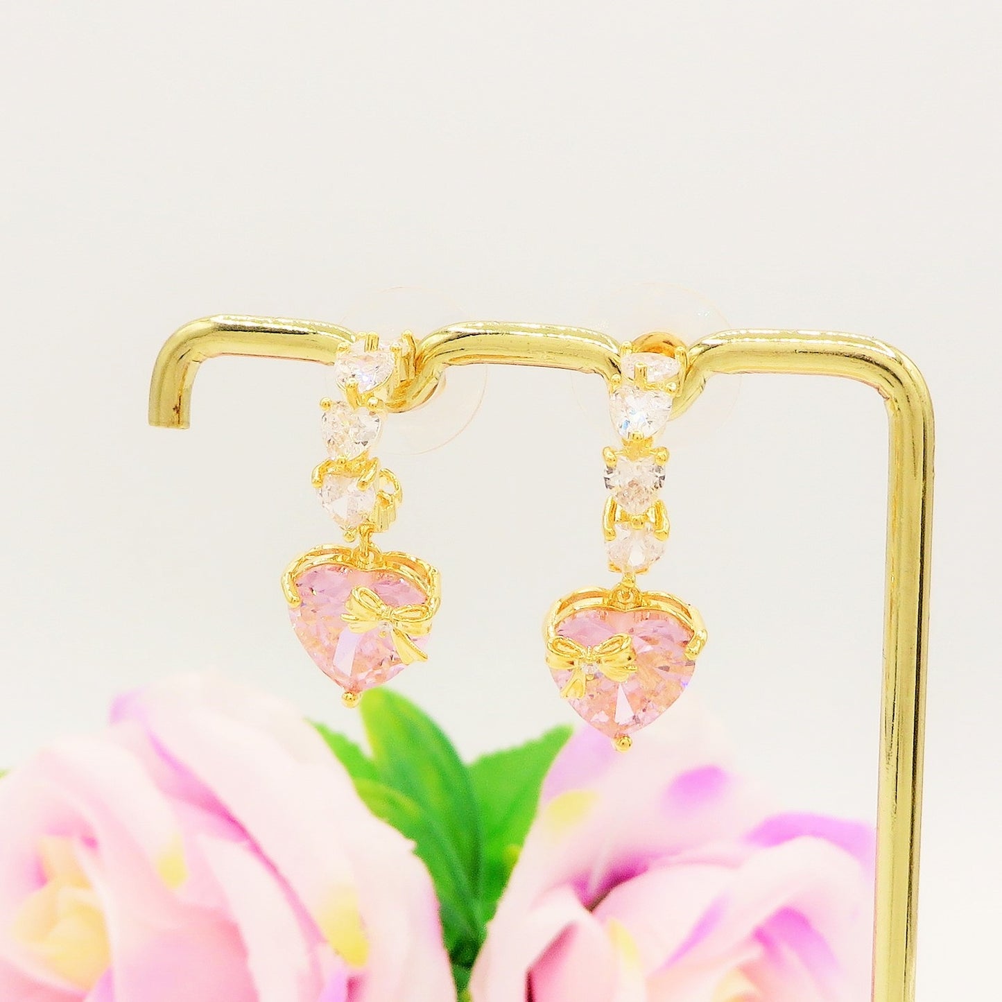 HELENA  ~ Orecchini mini cerchio con cuore XL in Cubic Zirconia