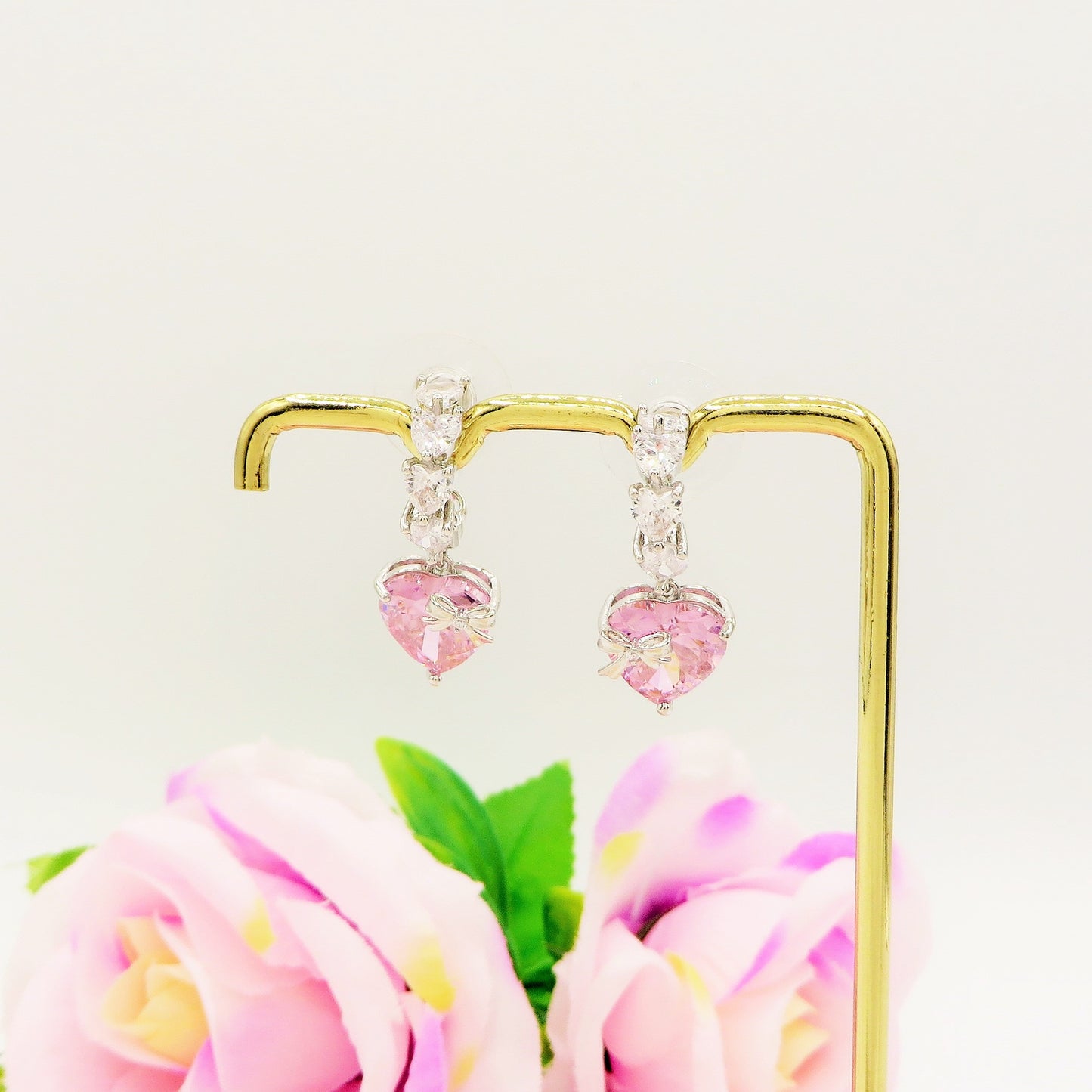 HELENA  ~ Orecchini mini cerchio con cuore XL in Cubic Zirconia
