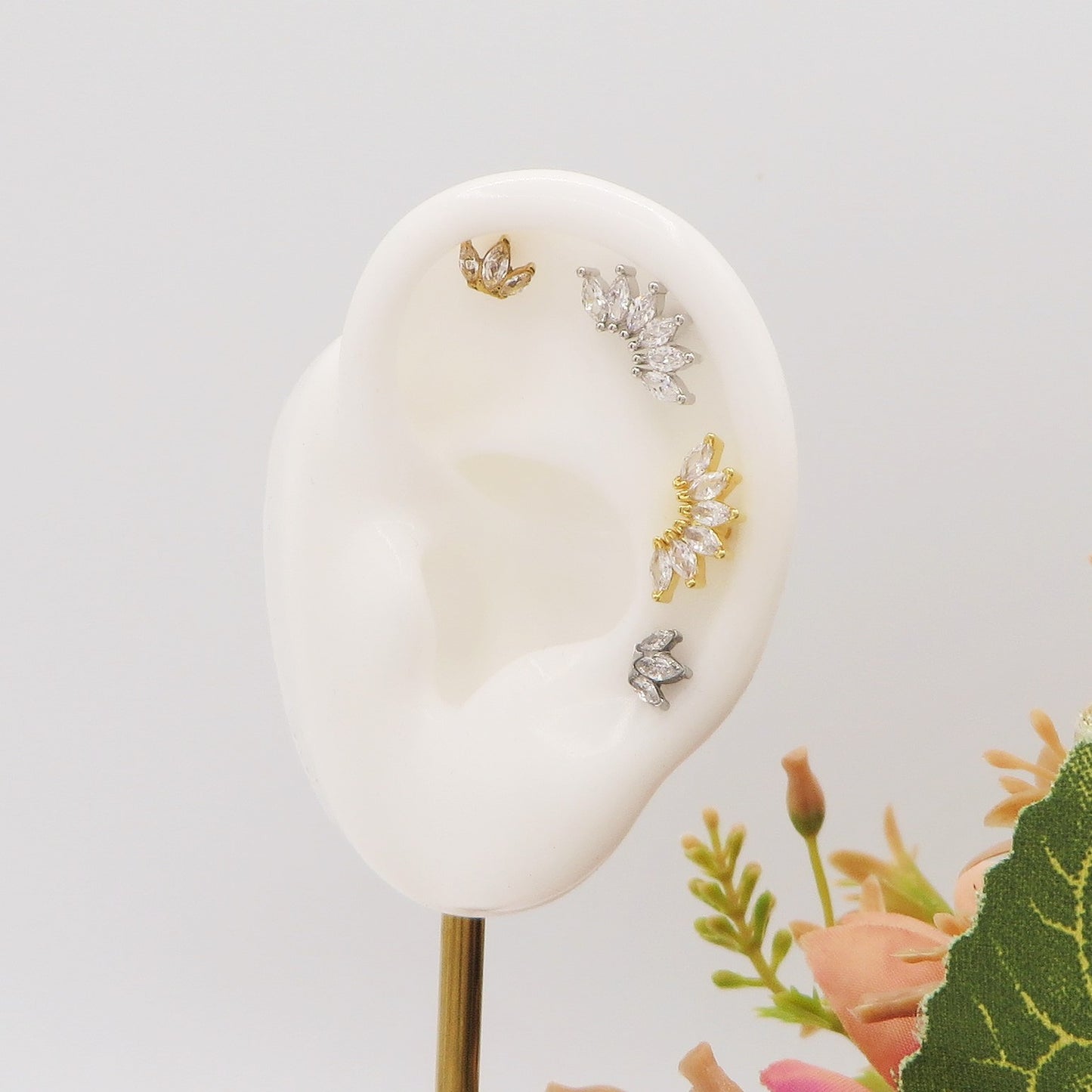 Marquise PIERCING - TITANIO G23 e ACCIAIO INOSSIDABILE chirurgico 316L - con cubic zirconia per Helix, Trago, Flat e Lobo