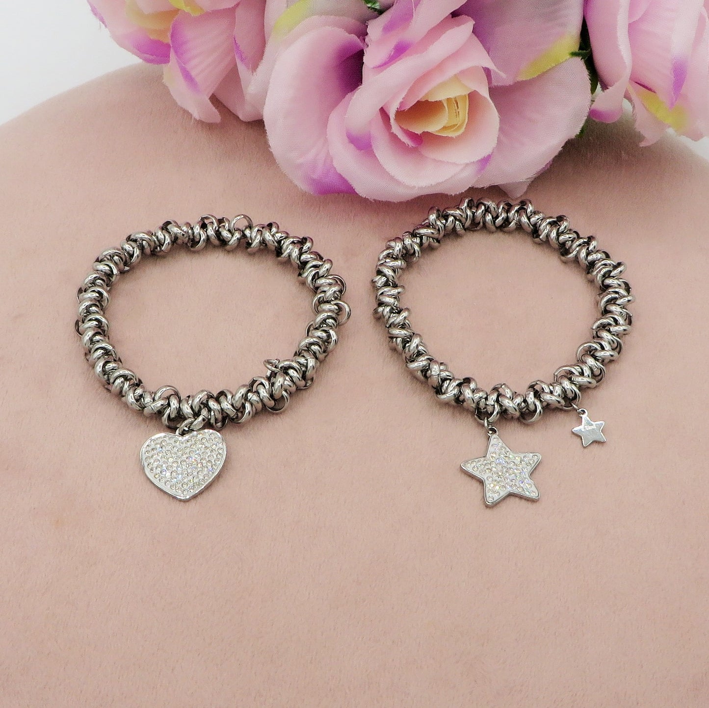ARDEN - Bracciale elasticizzato nodini cuore e stella in acciaio inossidabile