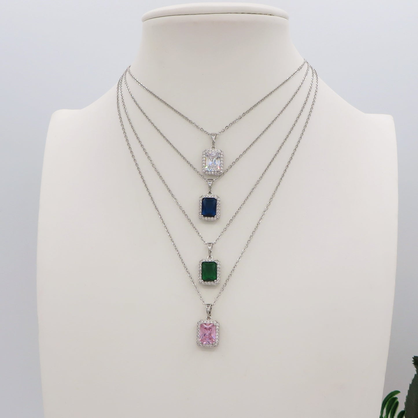 ARIANA - Collana con pendente in cubic zirconia colours