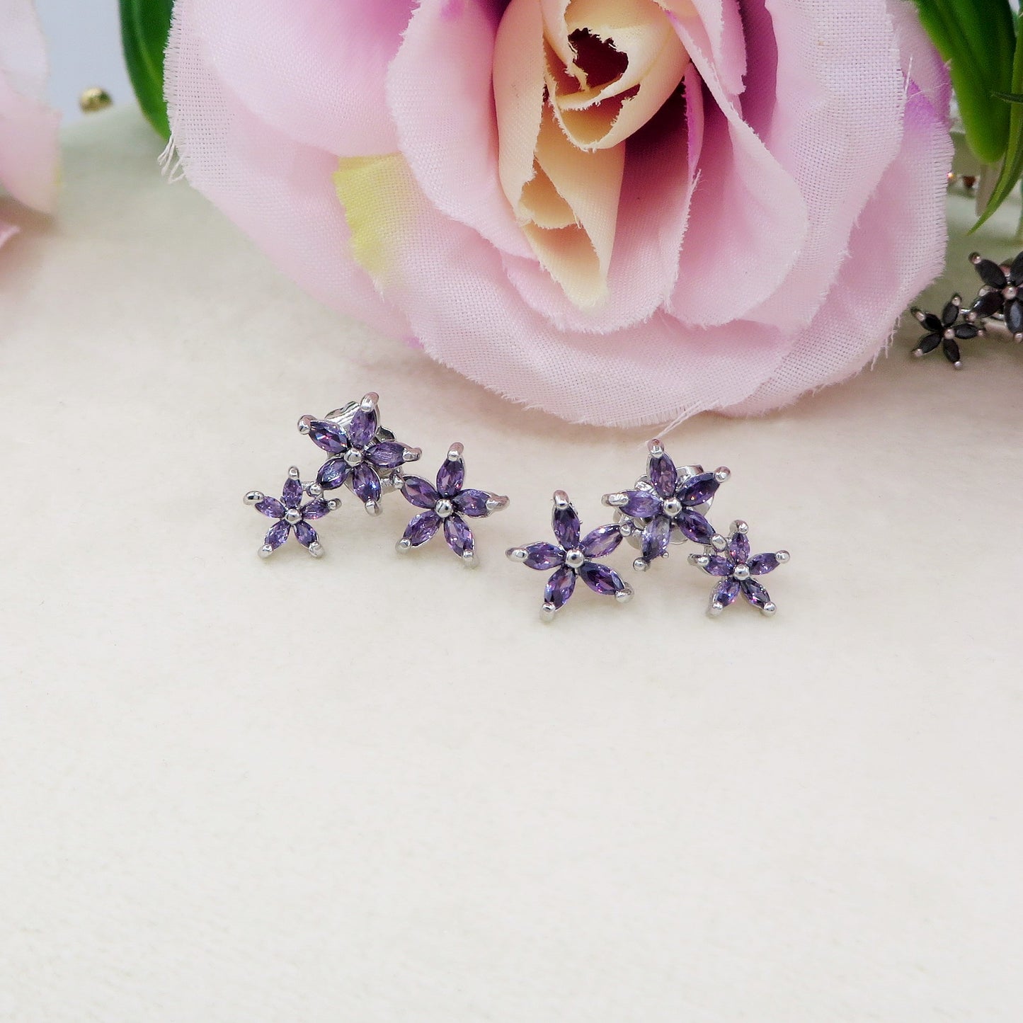 MILLIE ~ Orecchini flowers con cubic zirconia