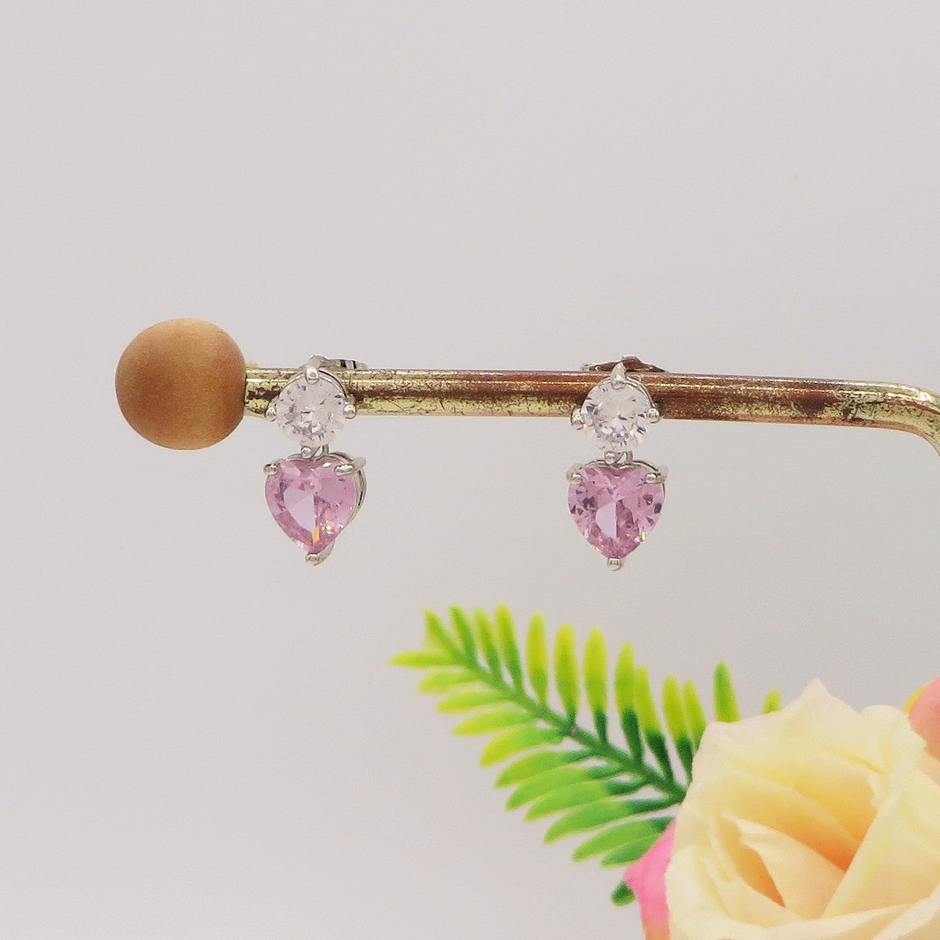 ANNIE mini pendente - Orecchini pendenti in cubic zirconia a forma di cuore
