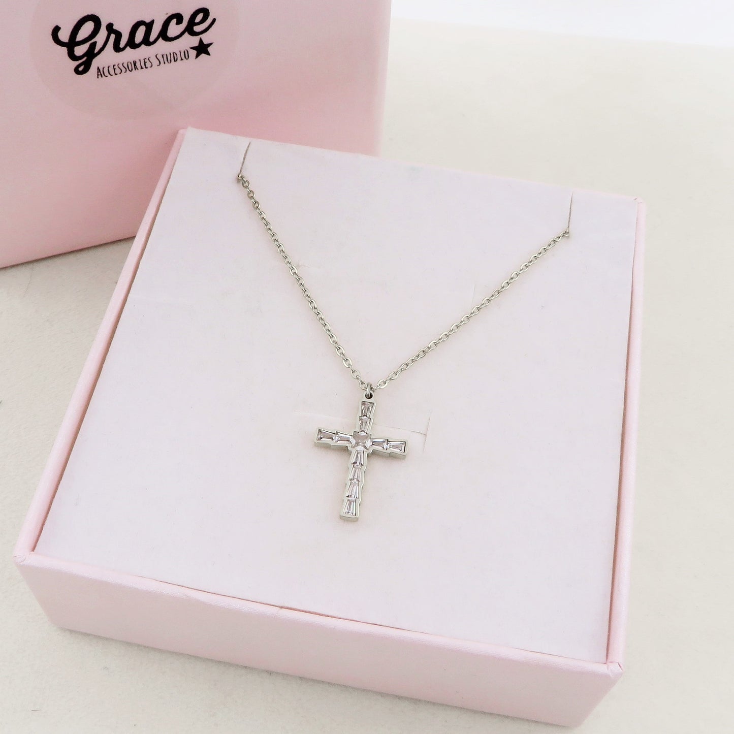 PAULINE - ACCIAIO INOSSIDABILE- Collana con pendente croce in cubic zirconia