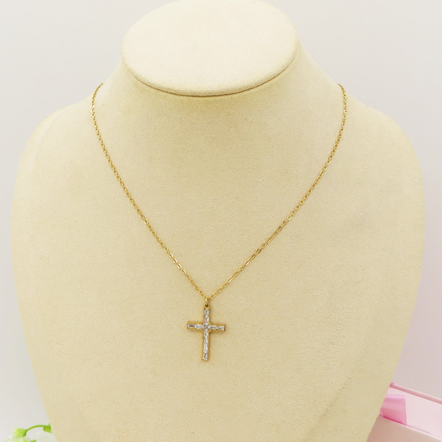 PAULINE - ACCIAIO INOSSIDABILE- Collana con pendente croce in cubic zirconia