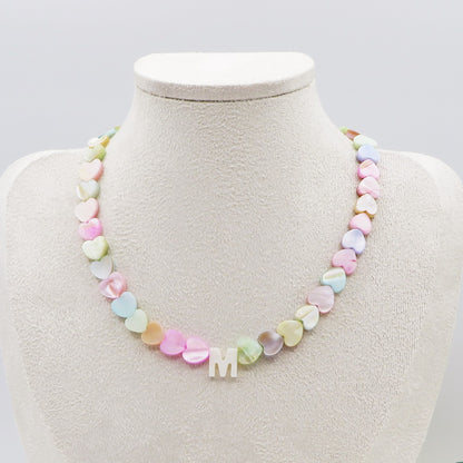 PAROS RAINBOW ~ Collana con cuoricini in madreperla + iniziale