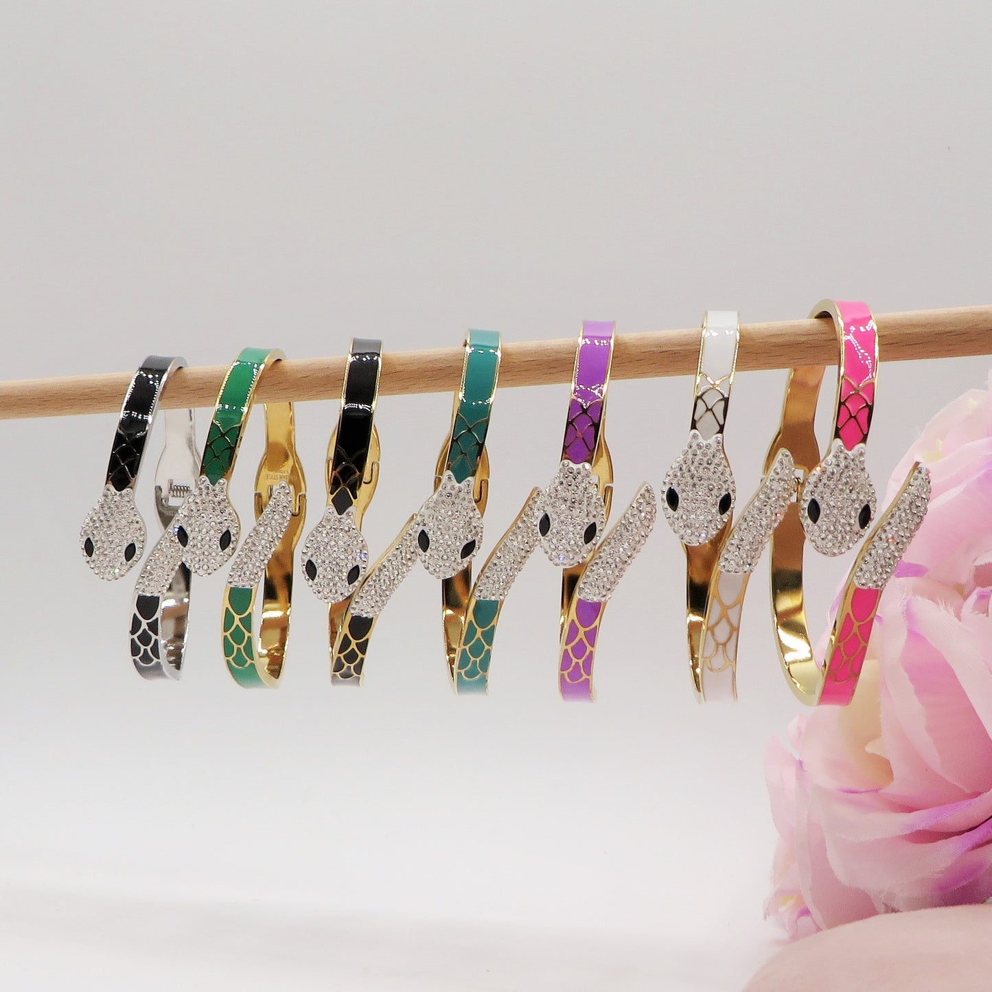 NIKITA RAINBOW ~ Acciaio Inossidabile - Bracciale manetta serpente - snake smaltato con cubic zirconia