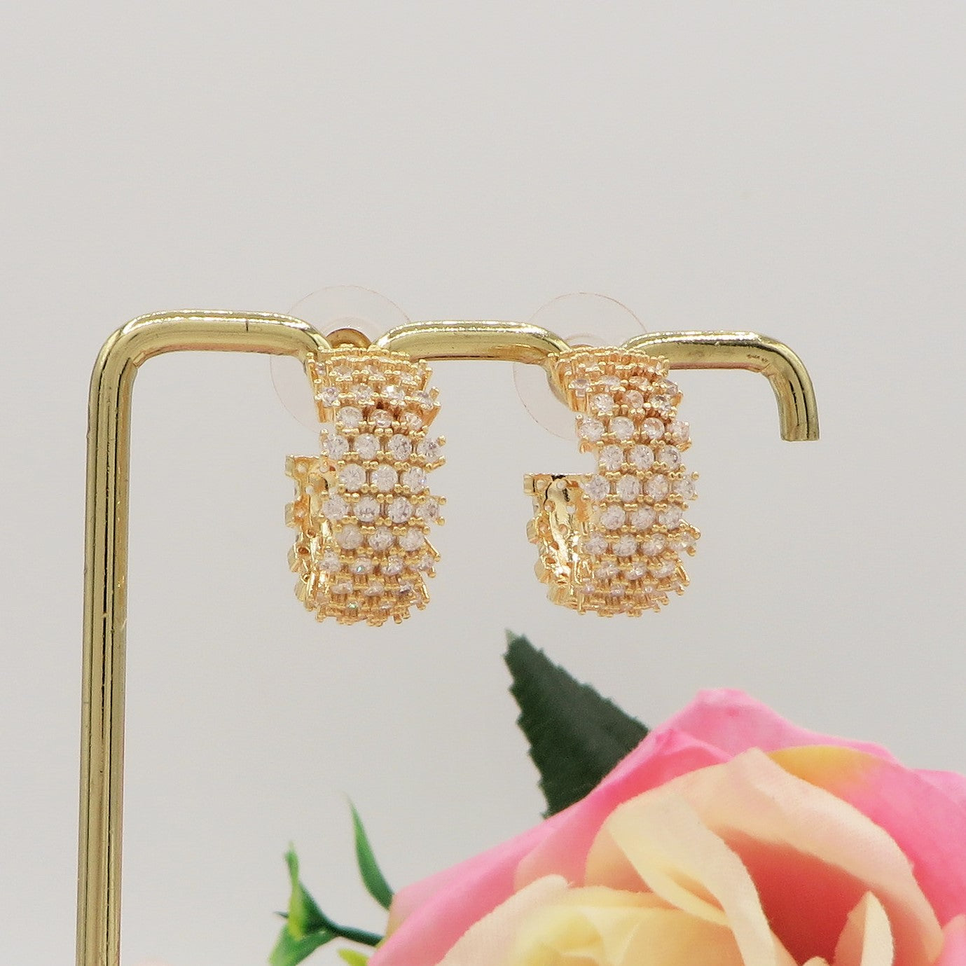 JANET ~ Orecchini cerchi zirconati 4 fili in Cubic Zirconia
