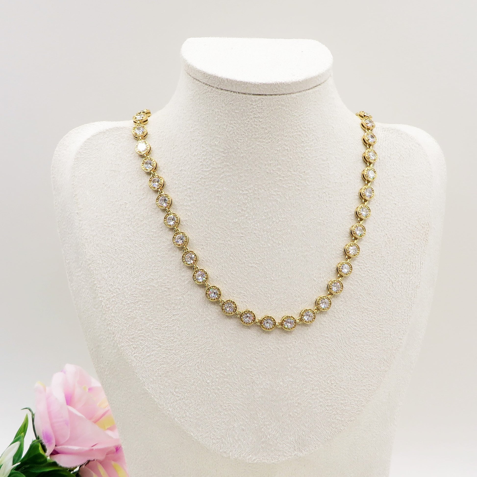1 collana da donna in acciaio inossidabile con fiori a cinque 1 collana da donna in acciaio inossidabile con fiori a cinque