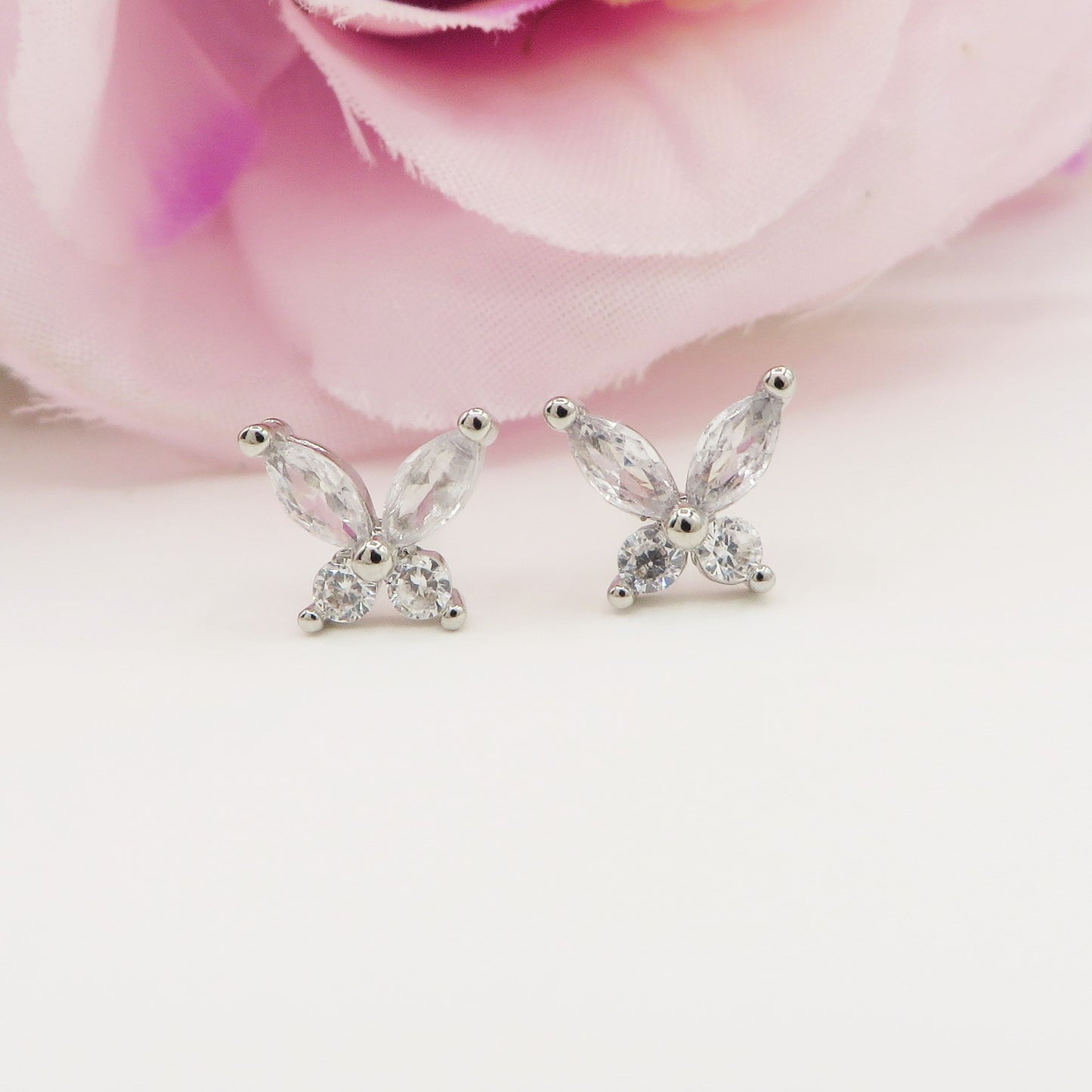 BUTTERFLY STUD ~ Orecchino ARGENTO 925 a lobo con farfalla cubic zirconia