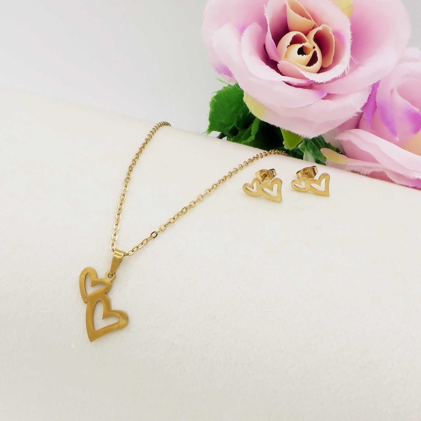 ROSHANA SET ~ ACCIAIO INOSSIDABILE Collana e orecchini lobo doppio cuore