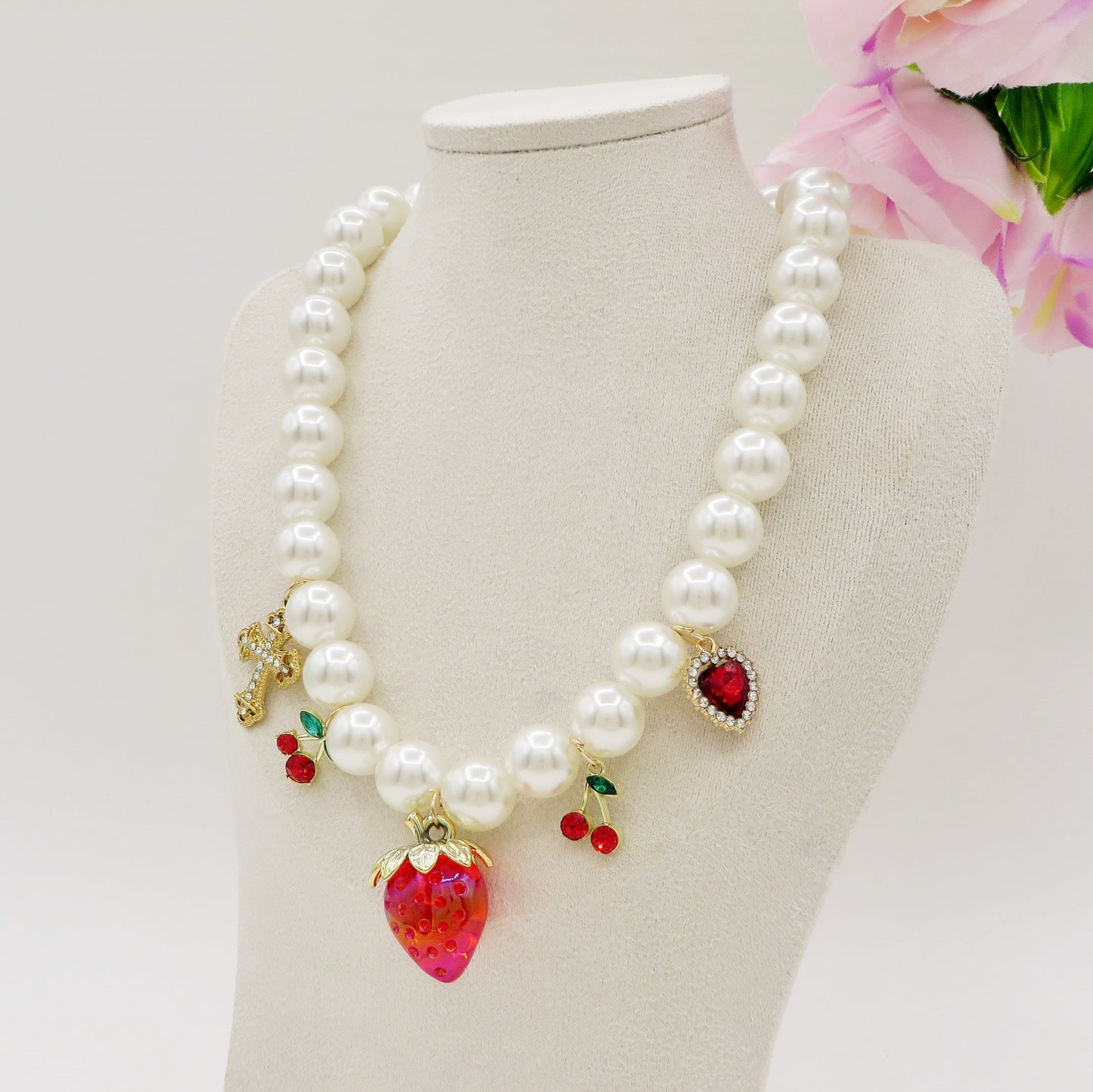 CRYSTAL FRUIT SALAD - Collana perle e charms fragola - cuore - ciliegie - mix zirconati