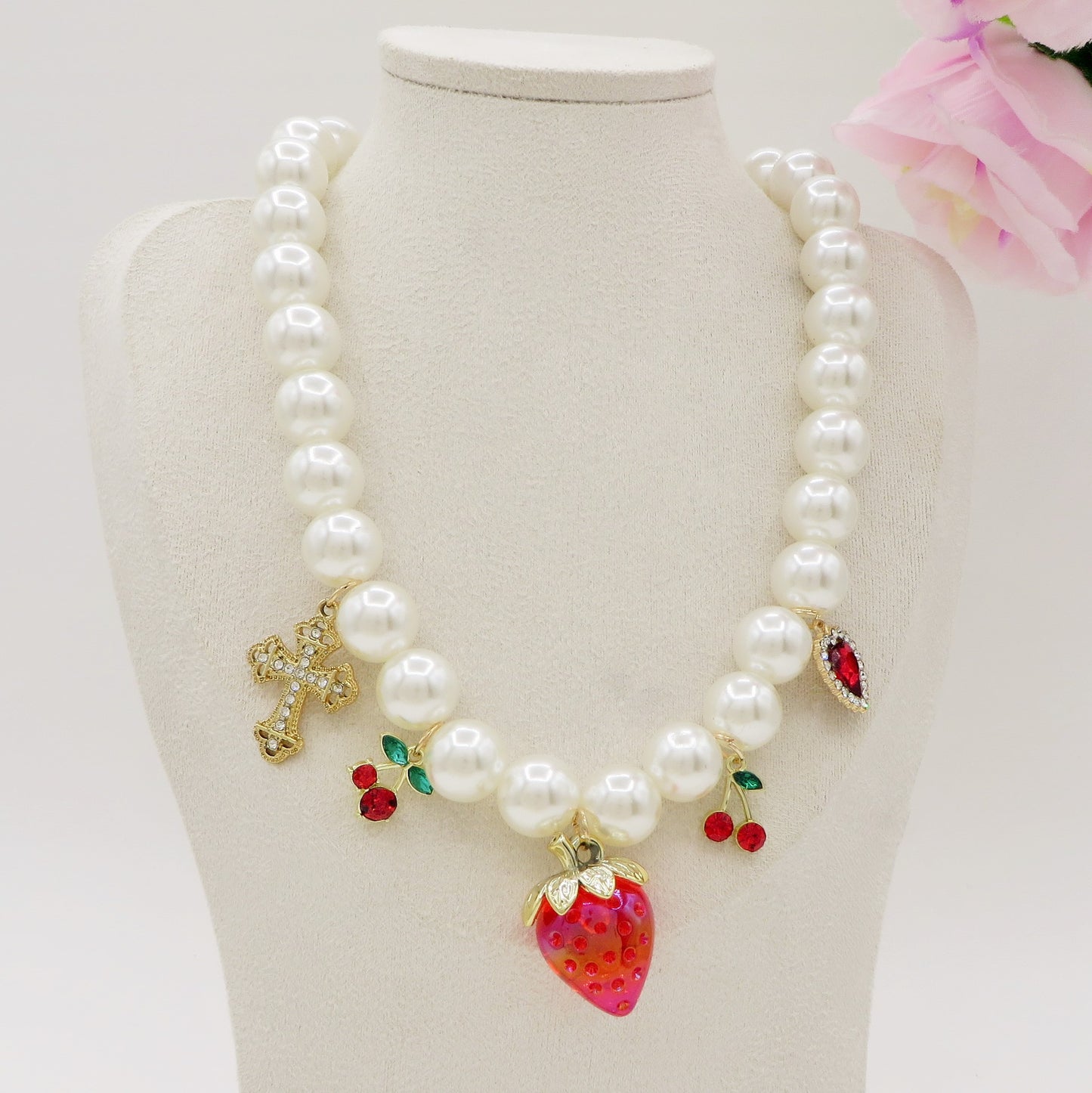 CRYSTAL FRUIT SALAD - Collana perle e charms fragola - cuore - ciliegie - mix zirconati