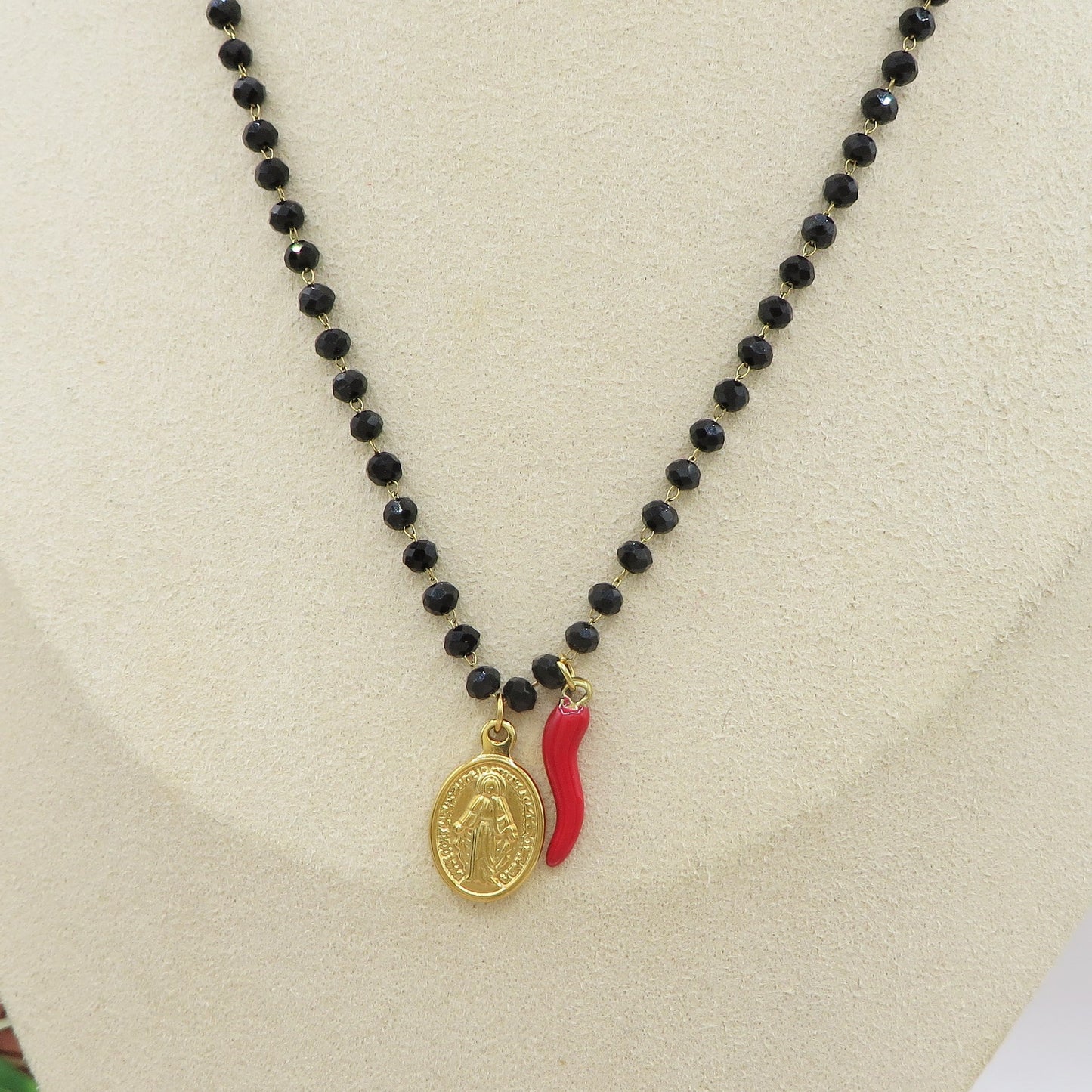 ROSARY + madonnina e cornetto ~ ACCIAIO INOSSIDABILE - Collana rosario in cristallo con cornetto rossi portafortuna e madonnina