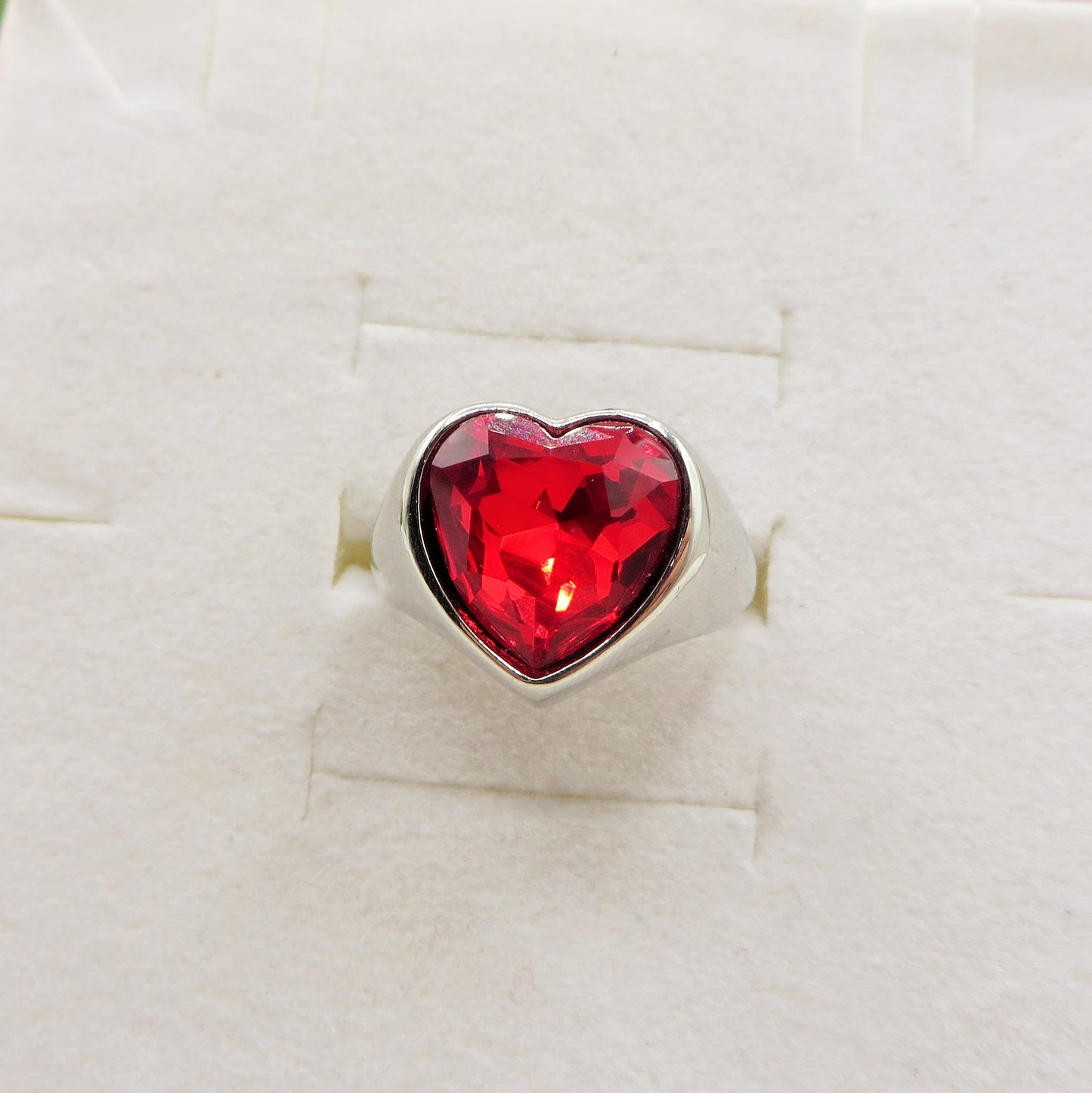VIONNA ~ Anello a cuore con Cubic Zirconia - Regolabile