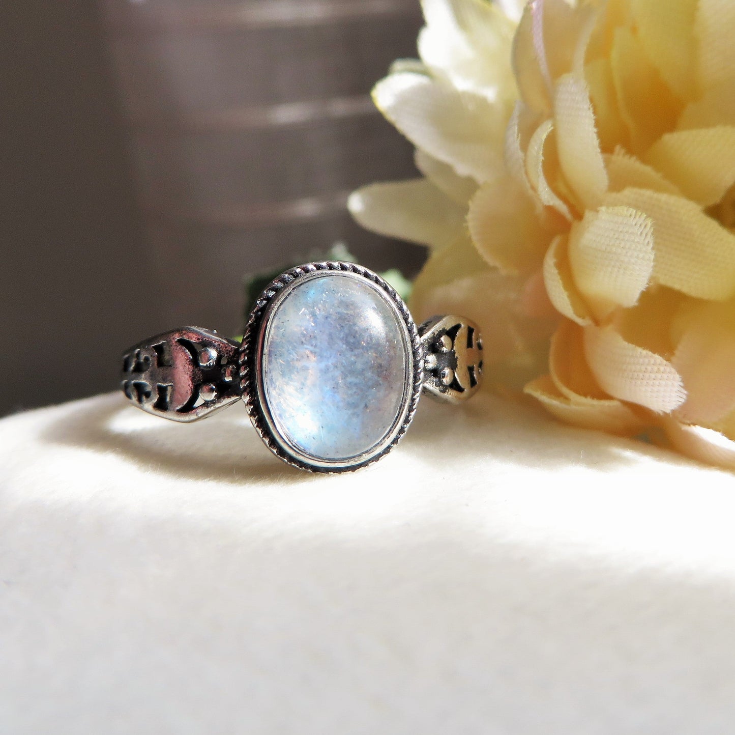 BOHEMIAN CHAAYA  ~ Anello regolabile in Pietra di Luna grigia 10 MM - grey Moonstone naturale