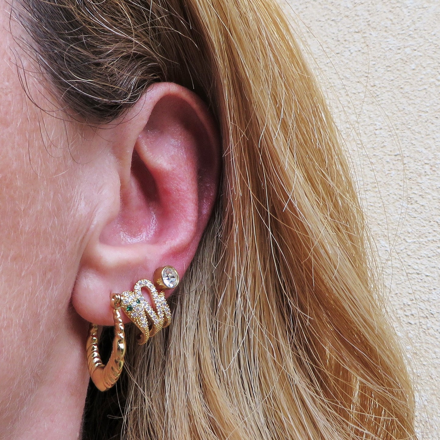 BETTY ~ orecchini bottone a serpente con cubic zirconia