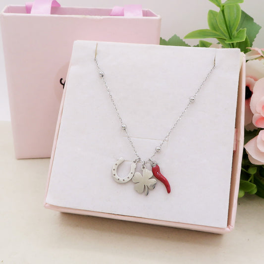 SERENDIPITY ~ ARGENTO 925 ~ Collana con ciondoli porta fortuna (ferro di cavallo, quadrifoglio, cornetto rosso)