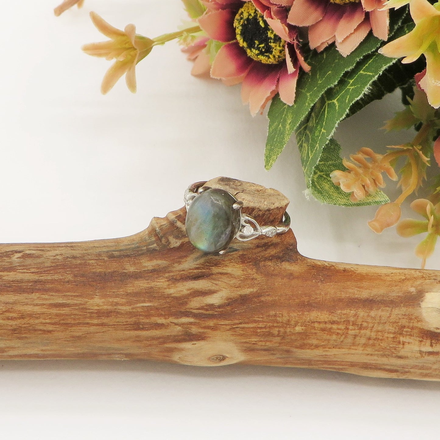 NYMA ~ Anello regolabile in Labradorite naturale