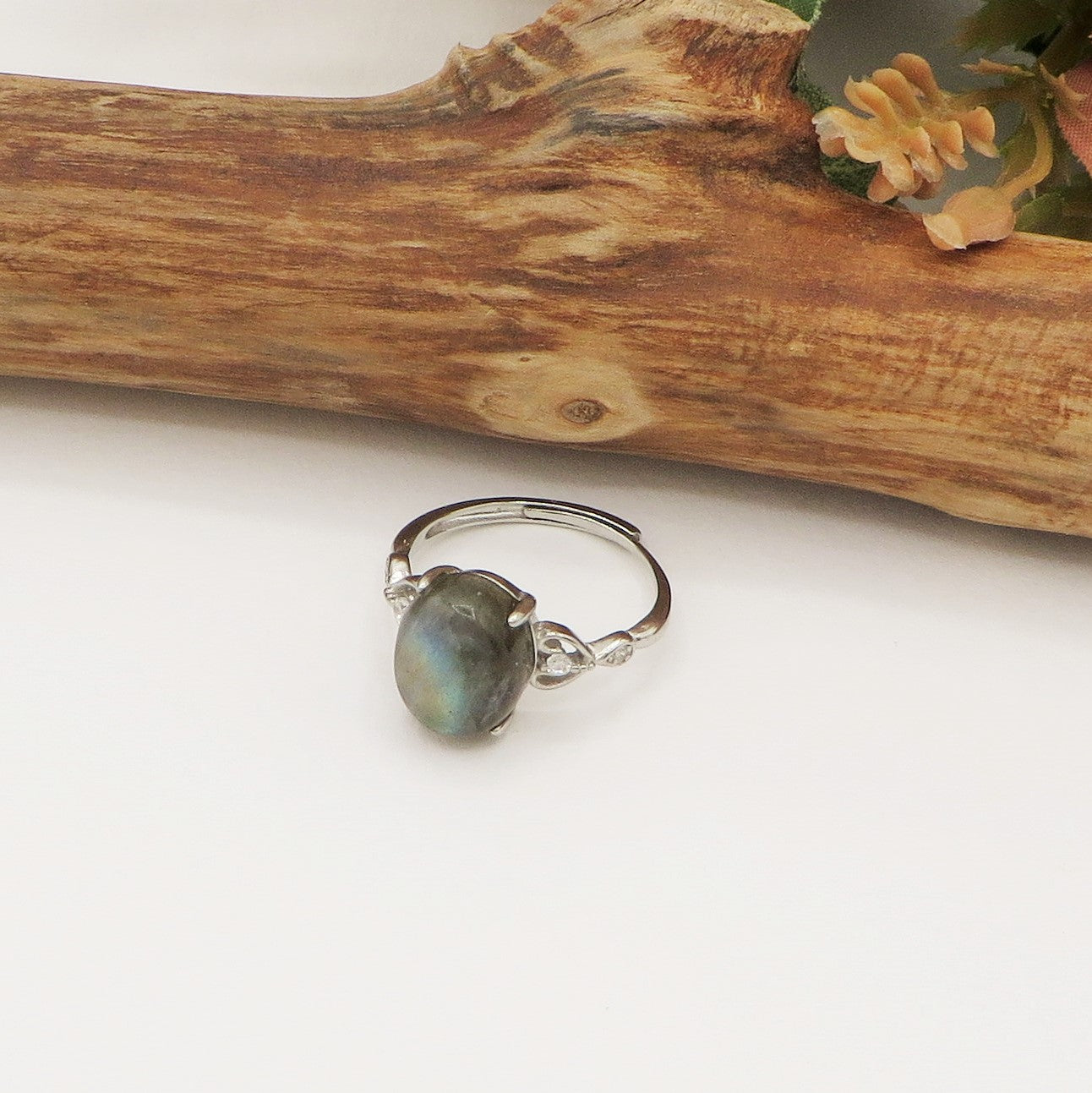 COLLANA IN RAME E LABRADORITE A ROMBO. - Gioielli - Collane - di COLLANA IN RAME E LABRADORITE A ROMBO. - Gioielli - Collane - di