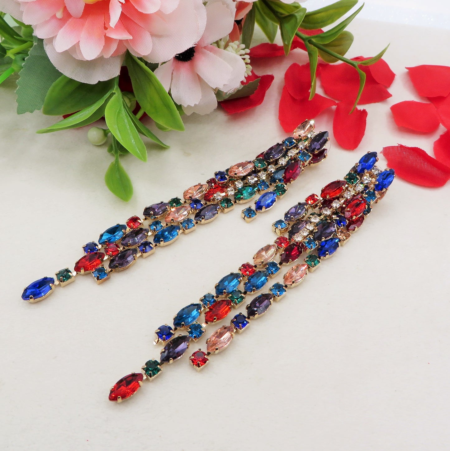 NEBULA - PAIO  Orecchini a cascata con pietre sfaccettate e Zirconi rainbow