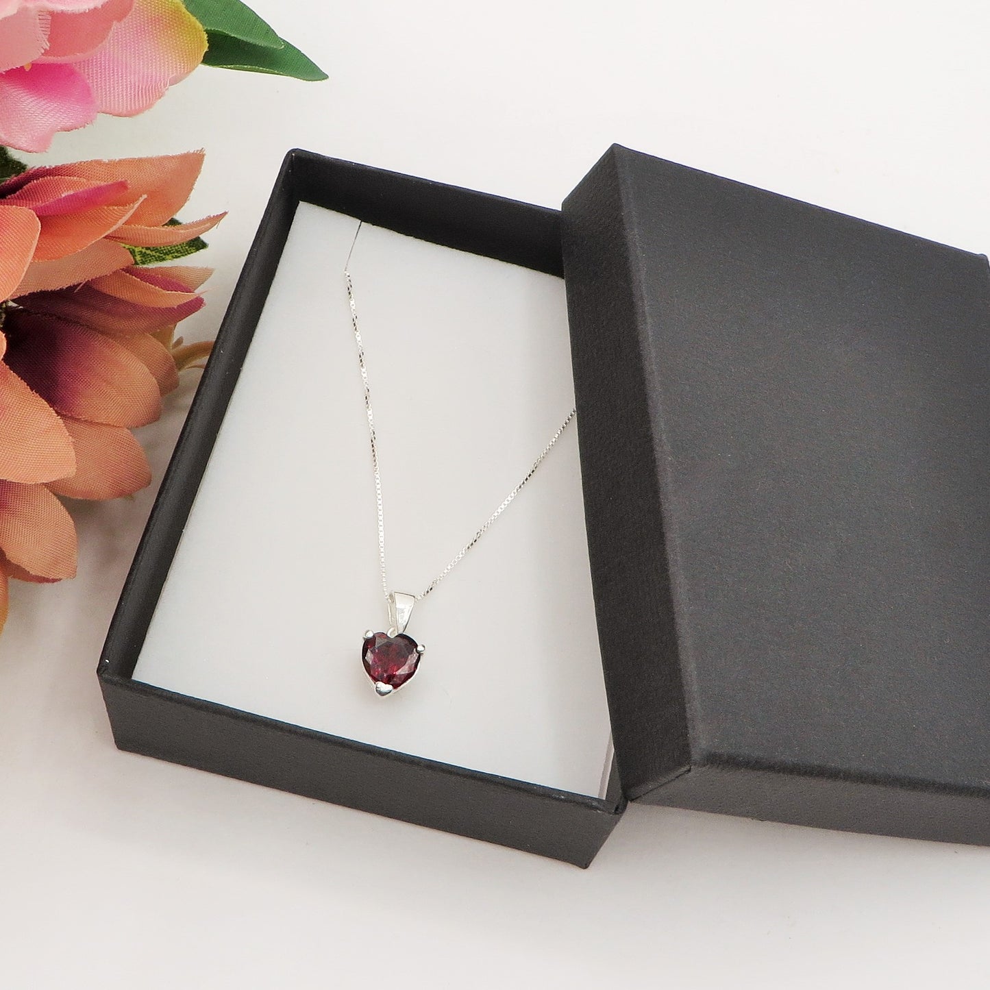 CONNIE 8mm ~ ARGENTO 925 ~ Collana con pendente cuore in cubic zirconia