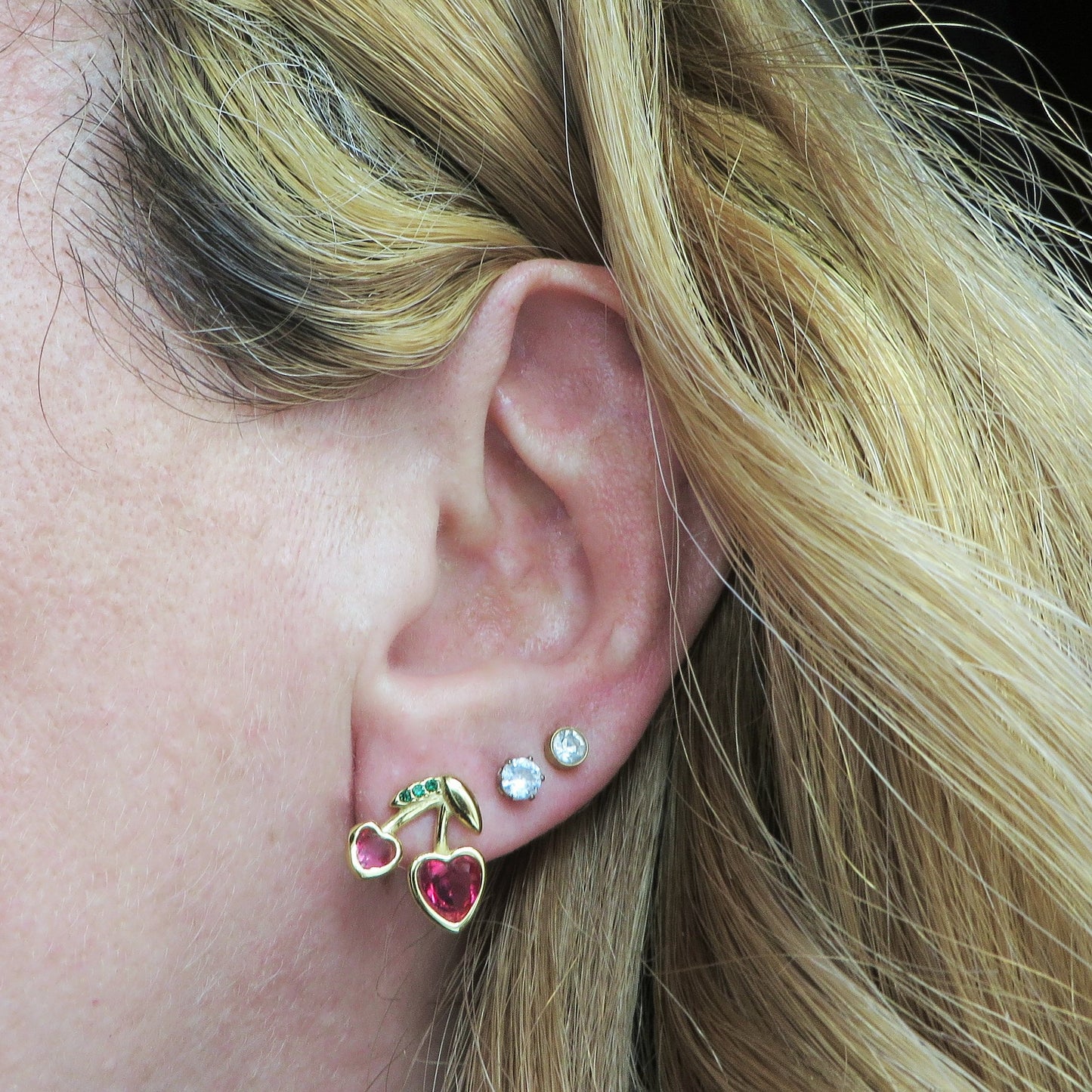 MINI CHERRIES HEART ~ Orecchini Ciliegie a cuore lobo in ACCIAIO inossidabile + cubic zirconia