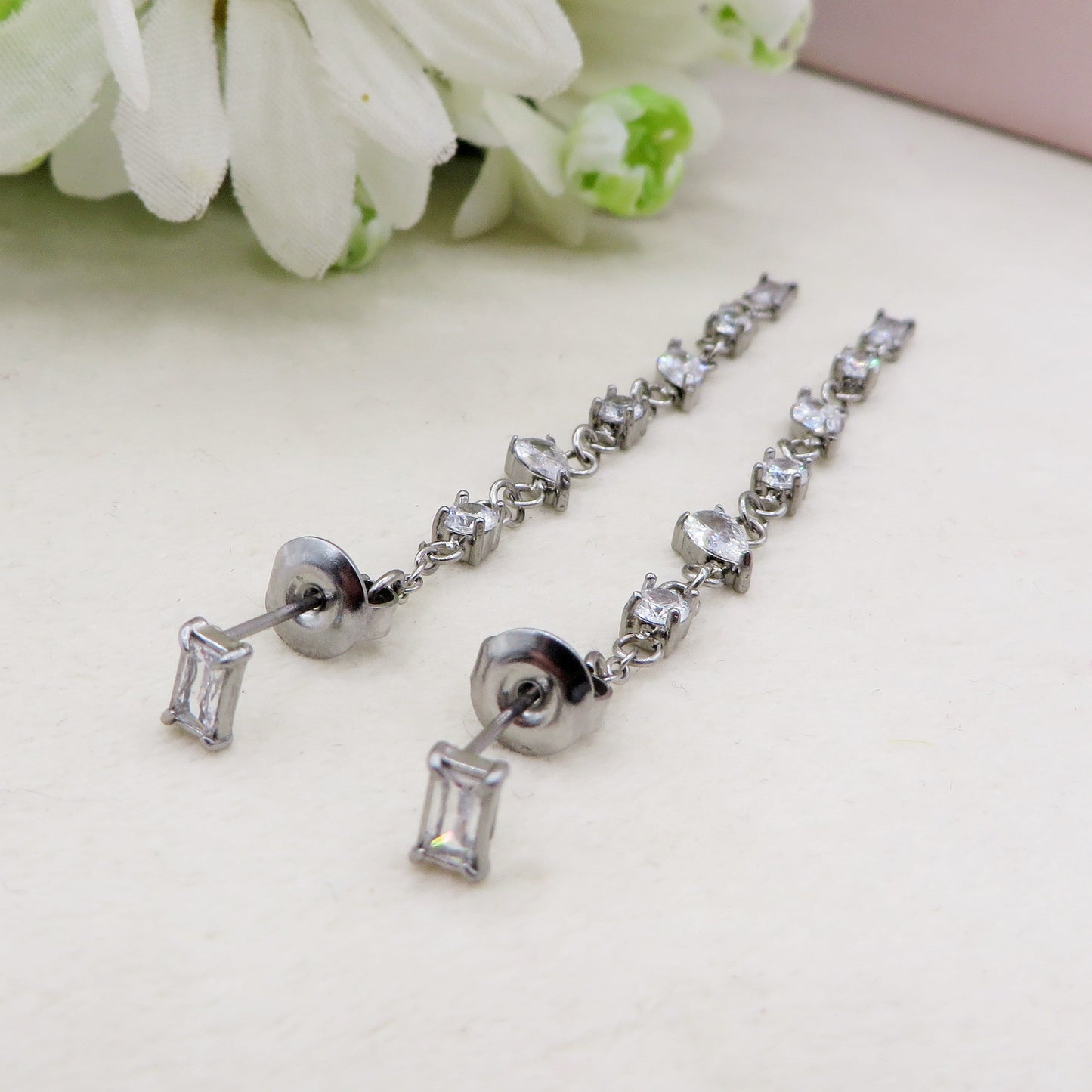 GLOWY ~ paio Orecchini ACCIAIO INOSSIDABILE pendenti pietre cubic zirconia stile saliscendi