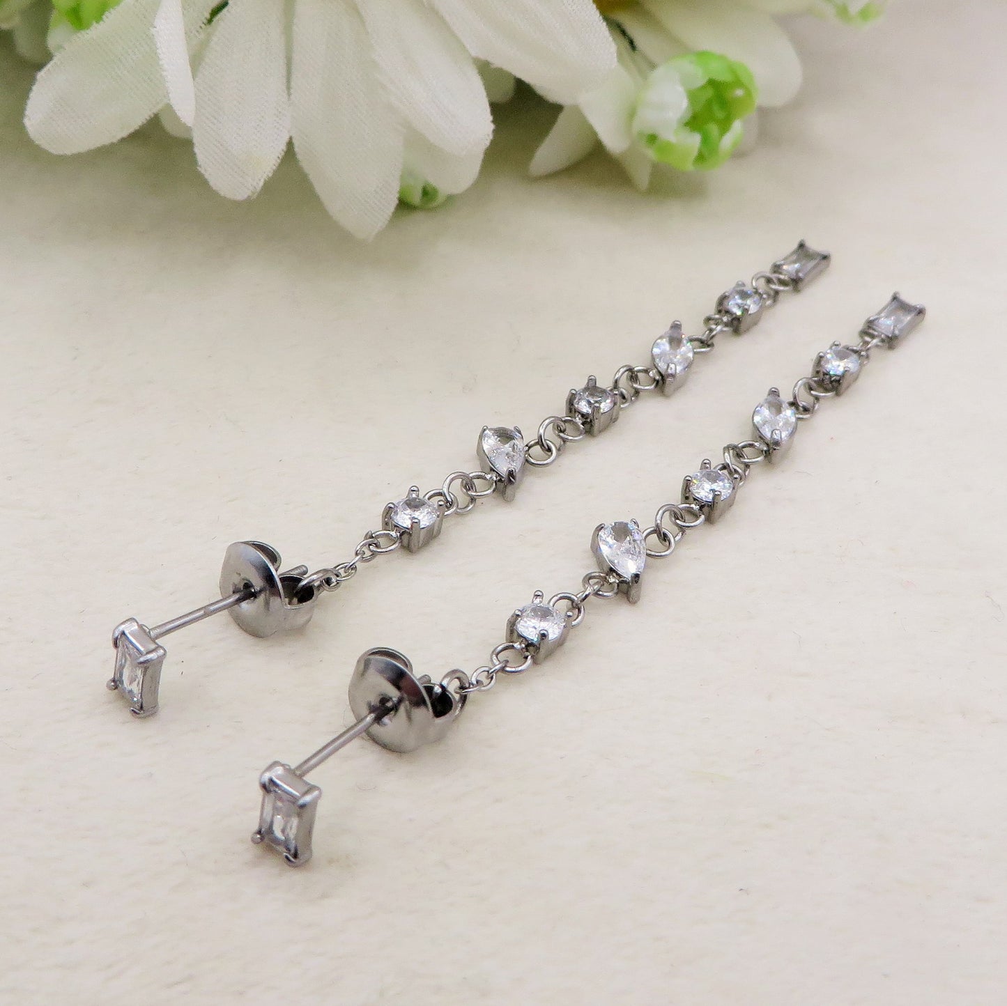 GLOWY ~ paio Orecchini ACCIAIO INOSSIDABILE pendenti pietre cubic zirconia stile saliscendi