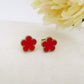 LILY studs ~ Paio orecchini lobo in ACCIAIO INOSSIDABILE con fiore in madreperla