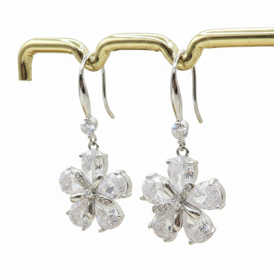 DAISY LUXE - Orecchini in ACCIAIO INOSSIDABILE a monachella con fiori in cubic zirconia