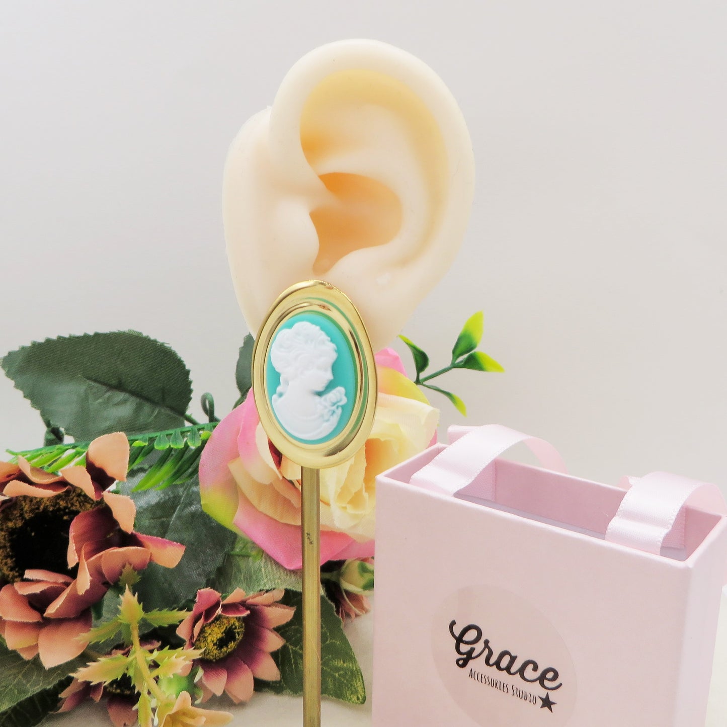 VERSAILLES paio ORECCHINI con cammeo a bottone in ACCIAIO INOSSIDABILE