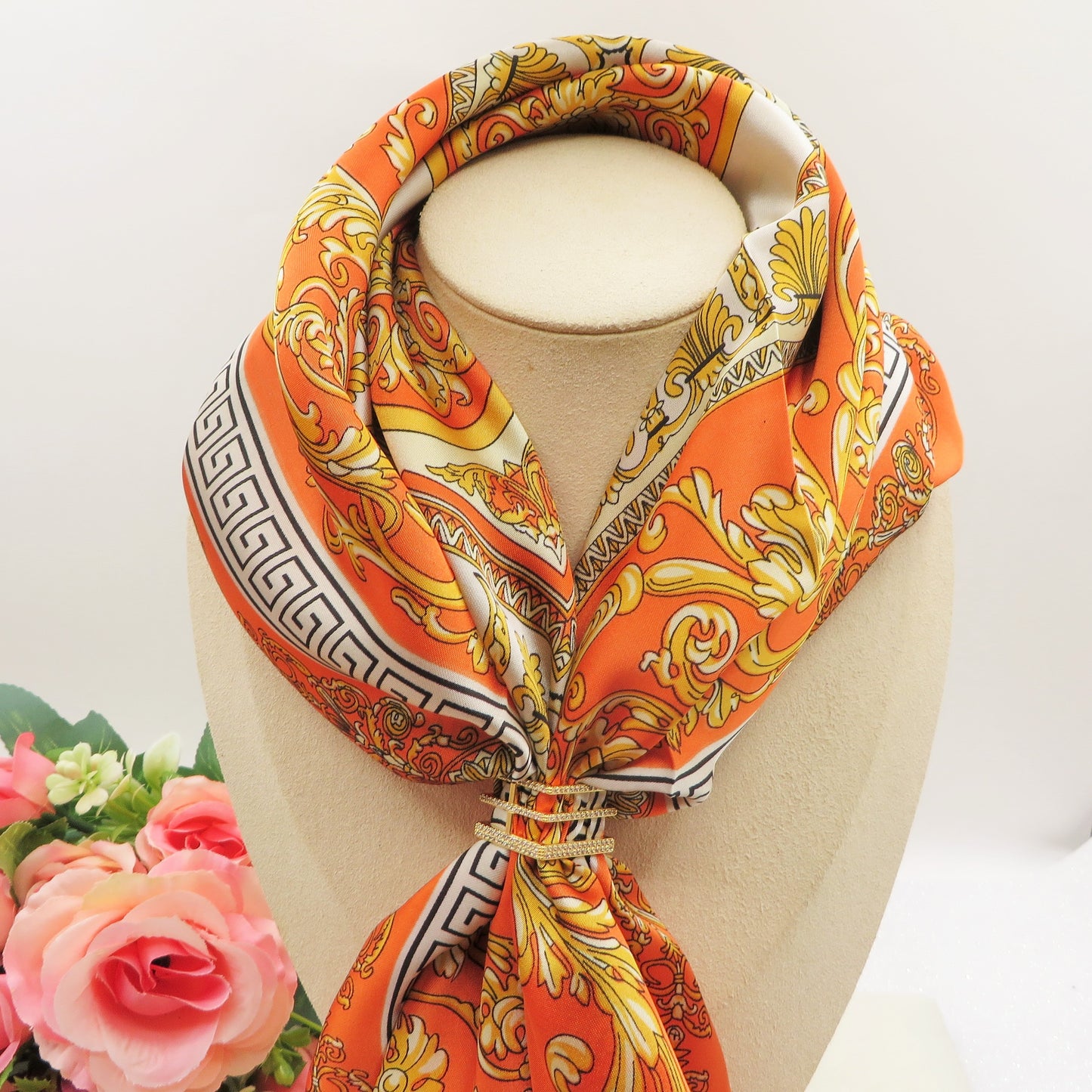 ICONIC SQUARE ~ Foulard 70x70