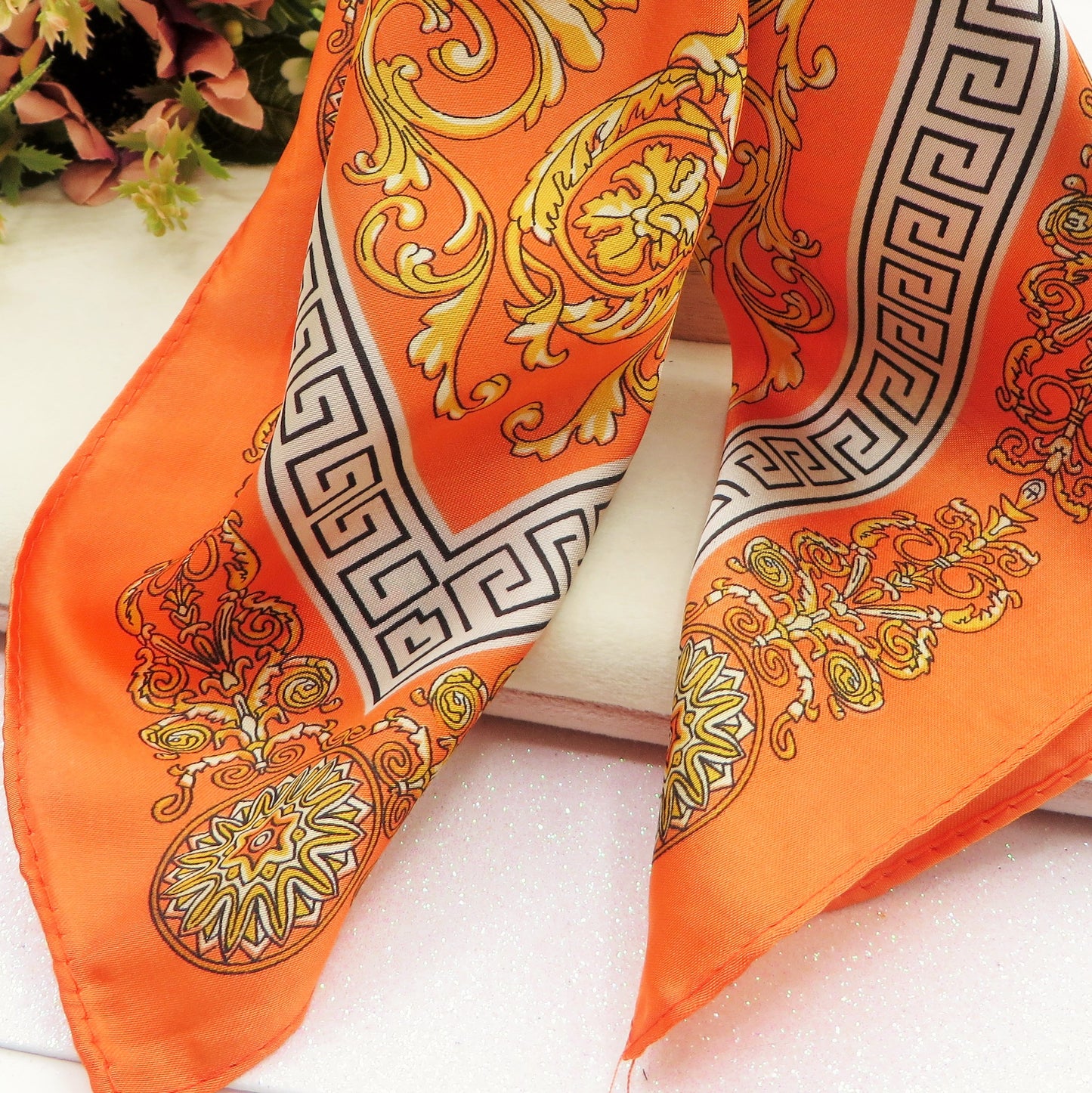 ICONIC SQUARE ~ Foulard 70x70