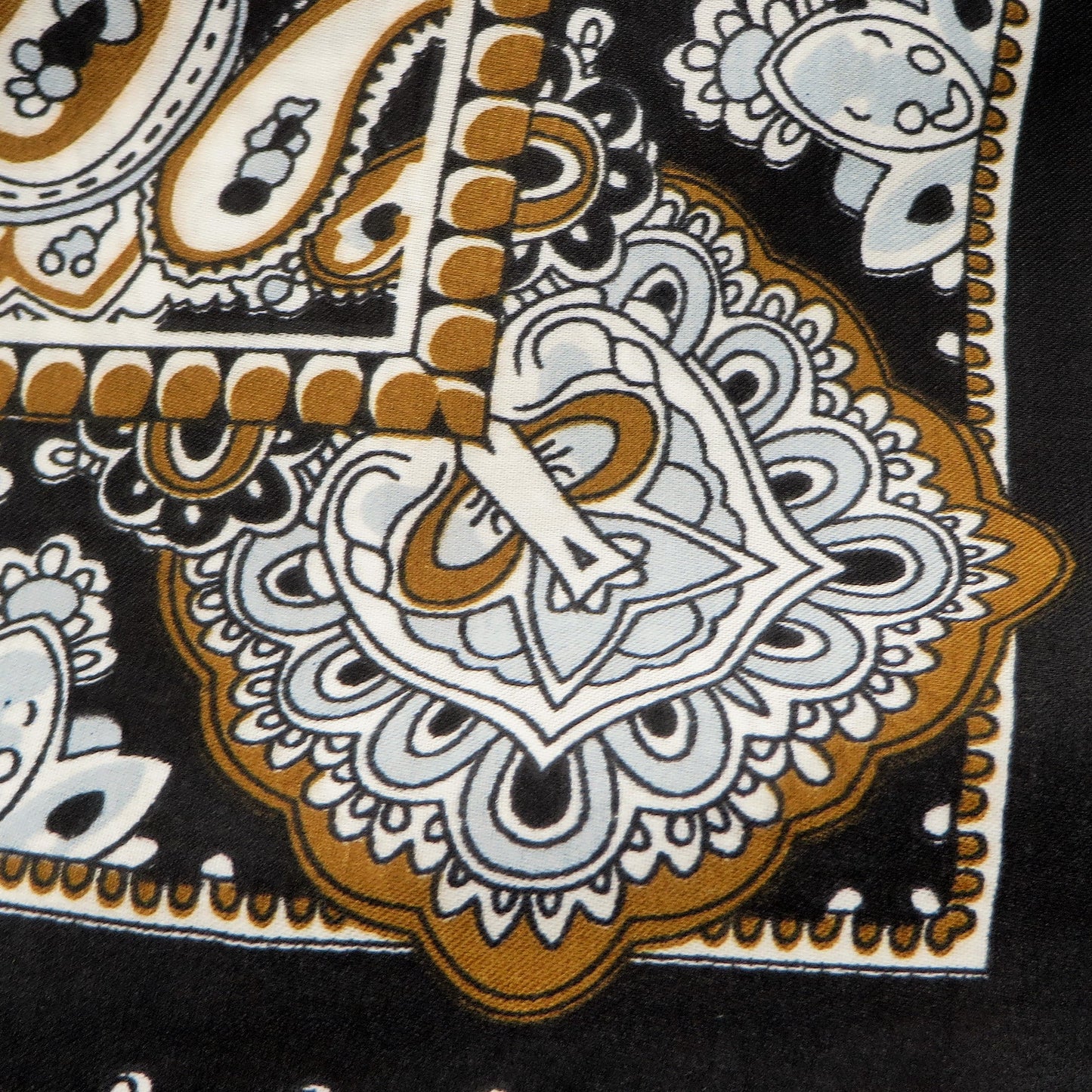 ICONIC ~ Foulard 120x60