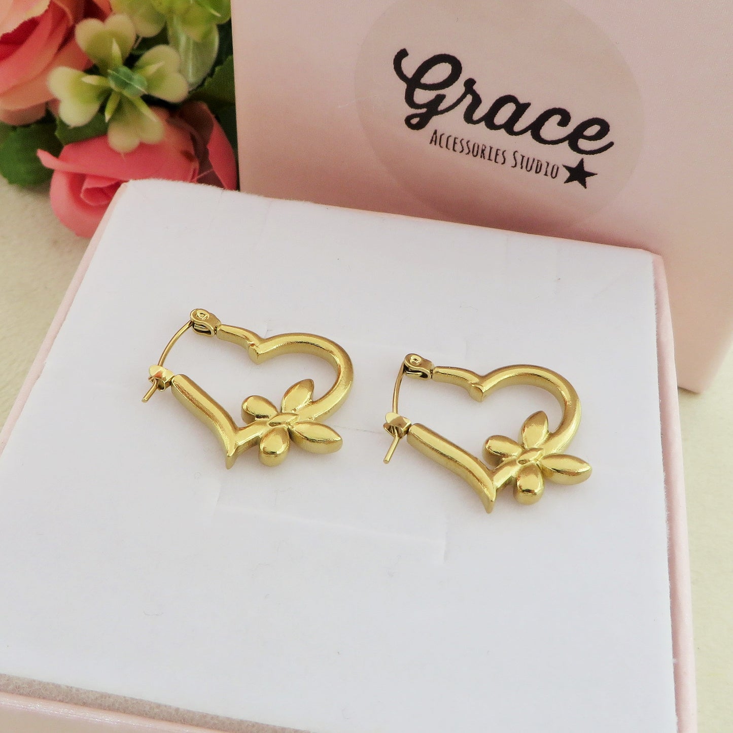 MIZUKI HOOPS con farfalle - Acciaio inossidabile orecchini cerchio a forma di cuore