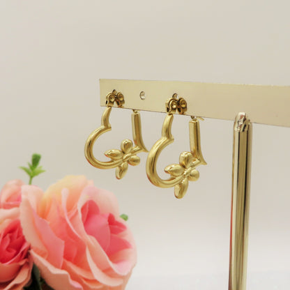 MIZUKI HOOPS con farfalle - Acciaio inossidabile orecchini cerchio a forma di cuore