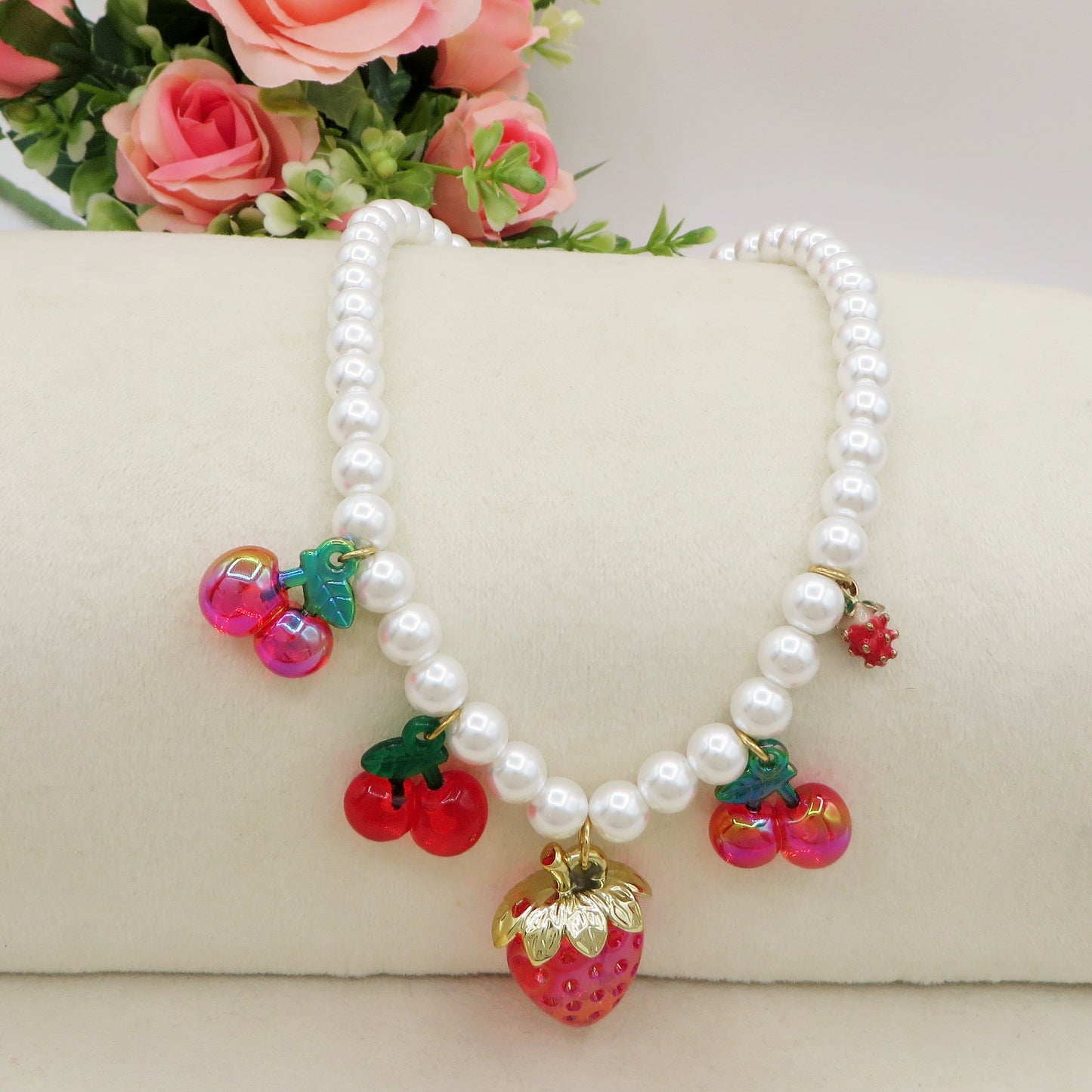 CRYSTAL FRUIT SALAD - Collana perle e charms fragola - cuore - ciliegie - mix zirconati