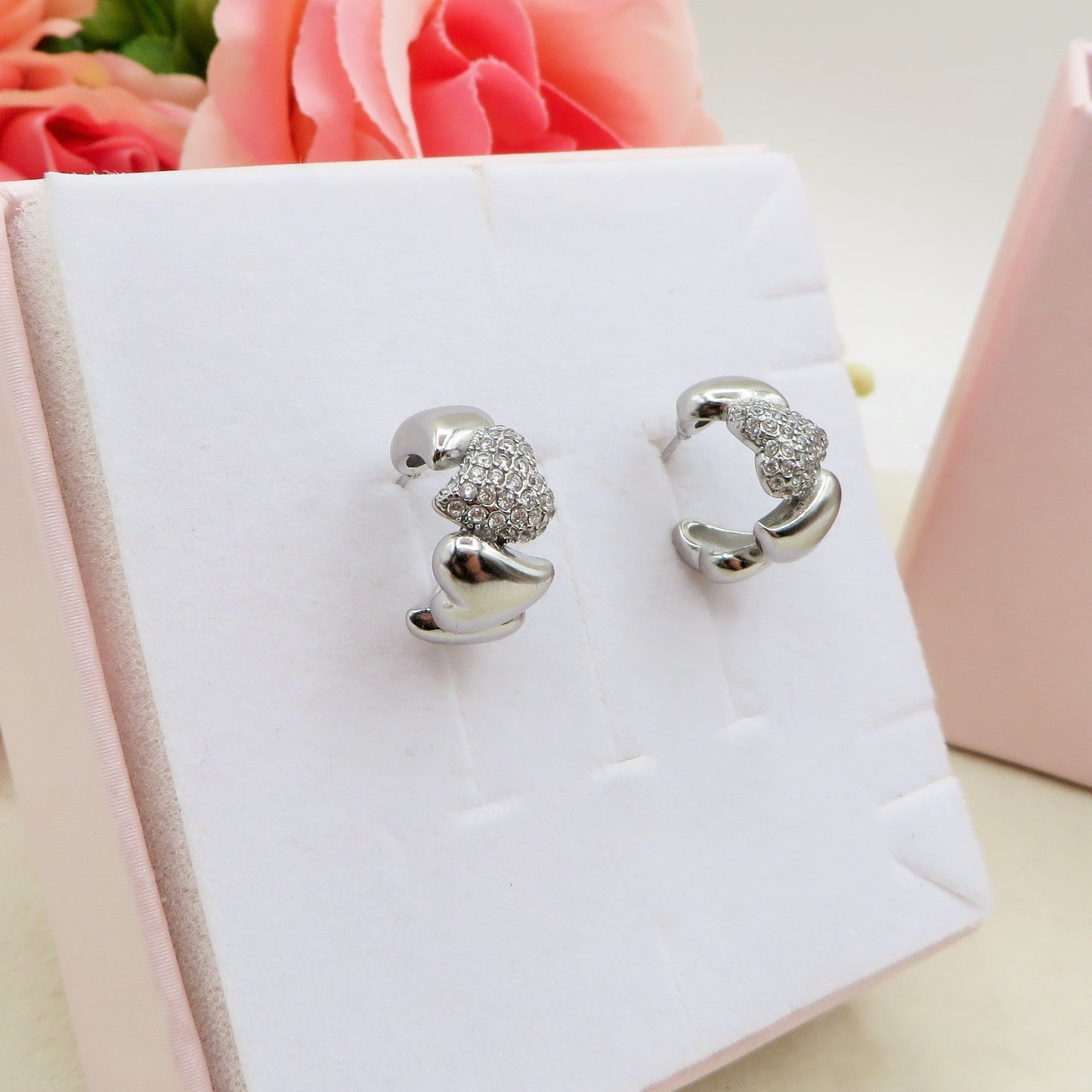 CLAIRE hoops LUXURY - ACCIAIO INOSSIDABILE - PAIO Orecchini a cerchio con cuoricini bombè zirconati