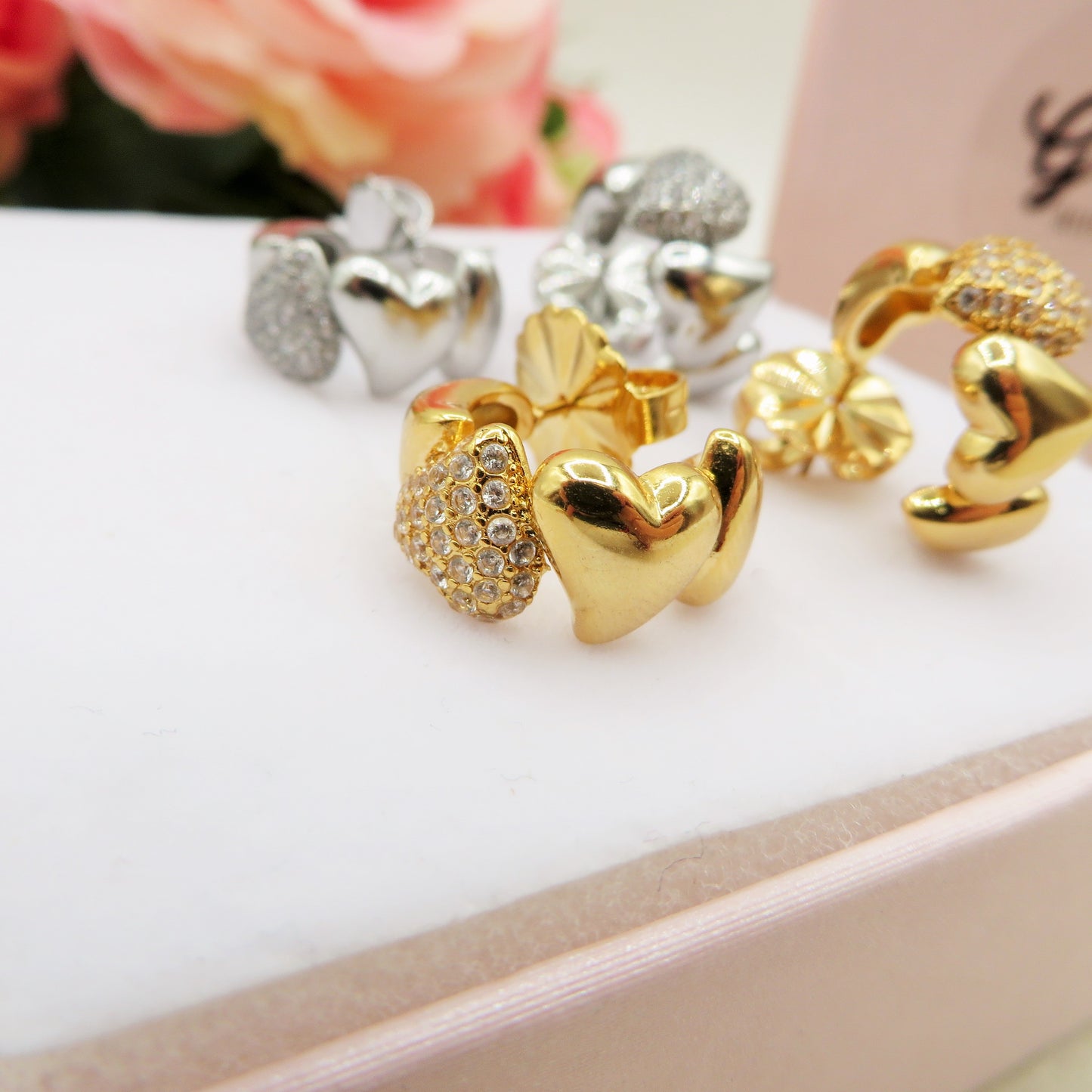 CLAIRE hoops LUXURY - ACCIAIO INOSSIDABILE - PAIO Orecchini a cerchio con cuoricini bombè zirconati