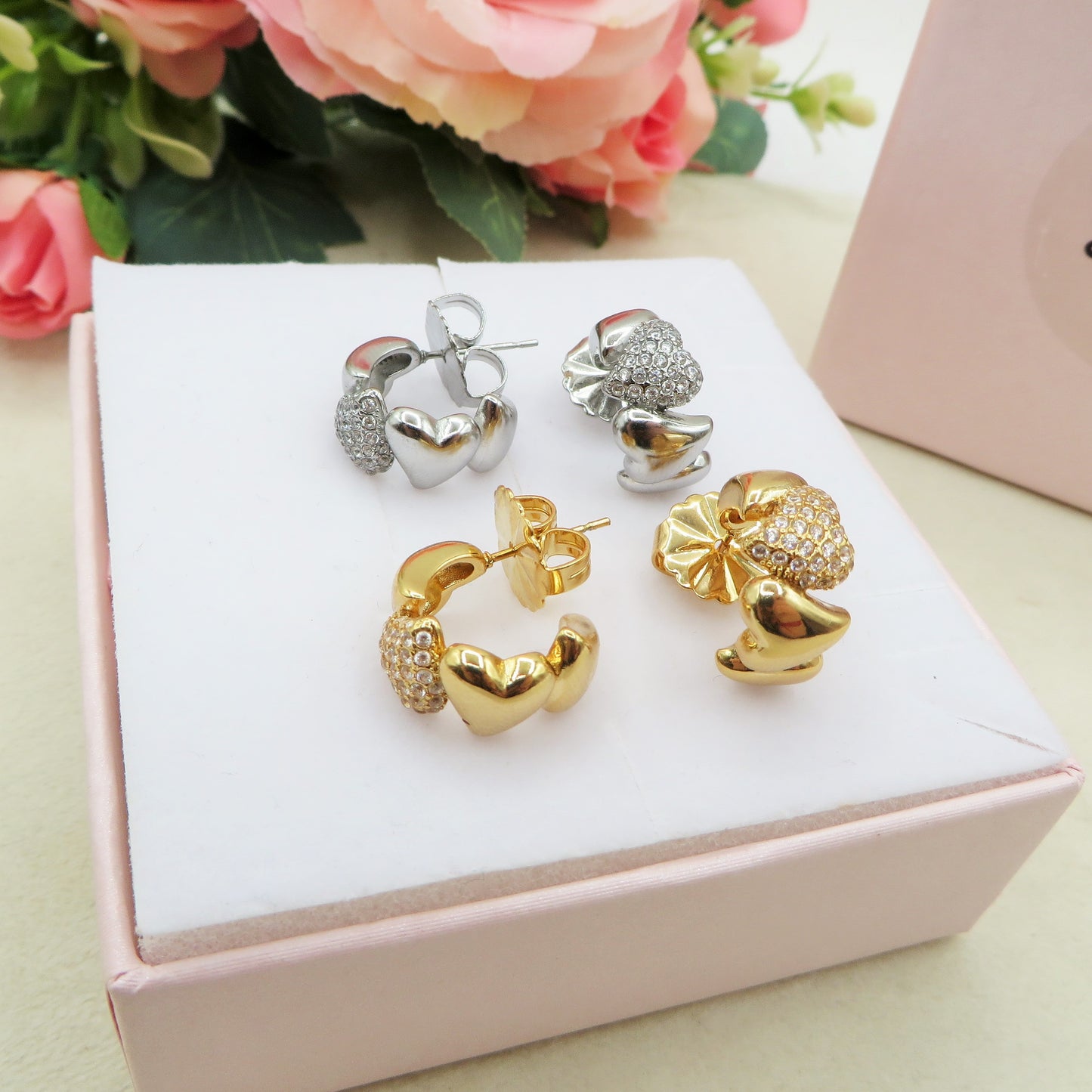 CLAIRE hoops LUXURY - ACCIAIO INOSSIDABILE - PAIO Orecchini a cerchio con cuoricini bombè zirconati