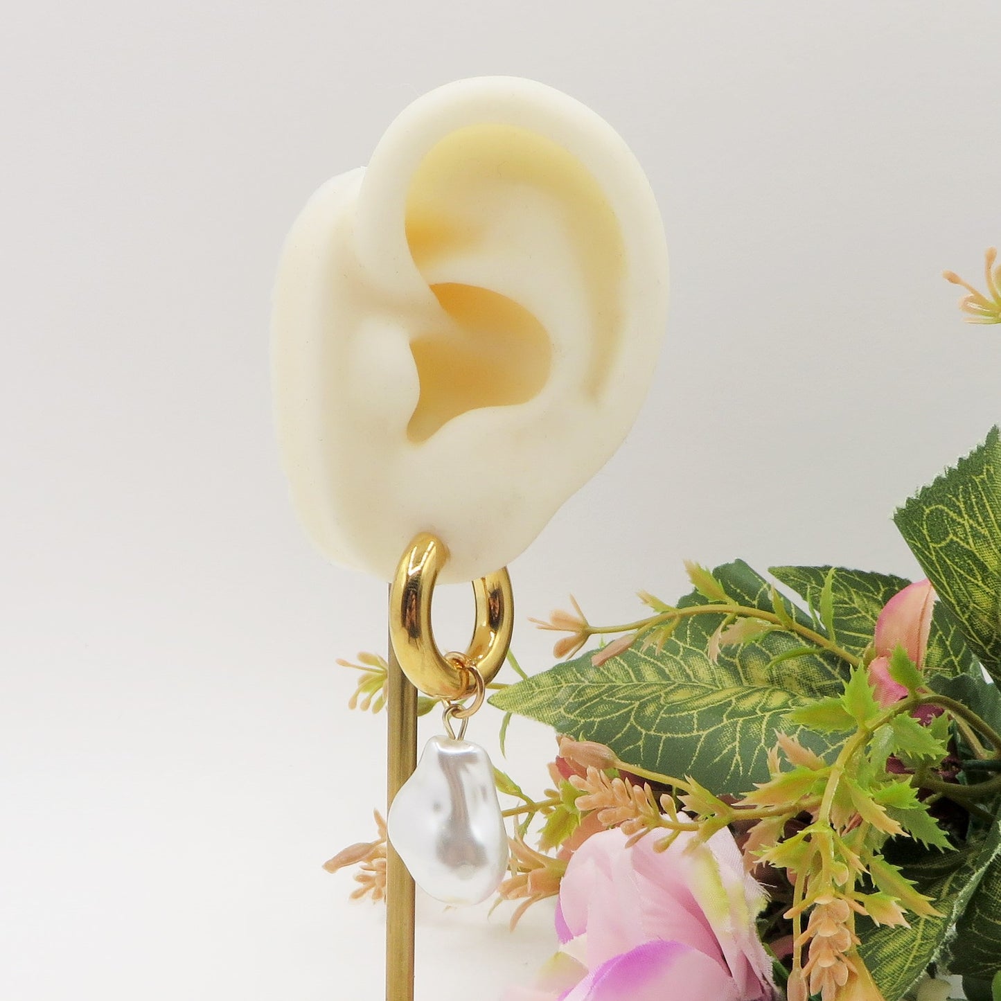 IRIS baroque pearls - PAIA Orecchini HOOPS con perla barocca XL in ACCIAIO INOSSIDABILE