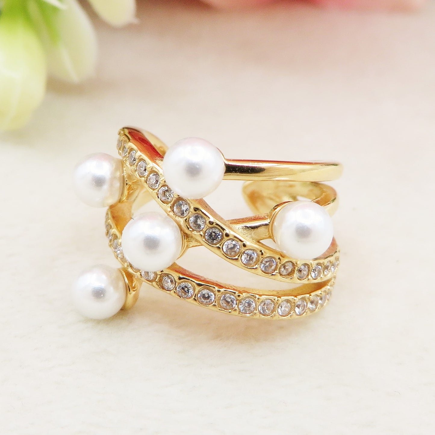 AMARYLLIS PEARLS EARCUFF ~ ACCIAIO Inossidabile orecchino Senza buco con fiori, perle e cubic zirconia