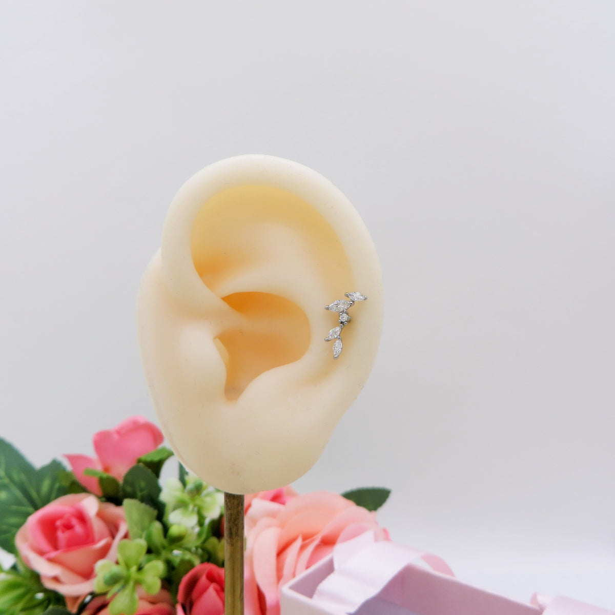 LOTH PIERCING con foglioline - ACCIAIO INOSSIDABILE chirurgico 316L - con cubic zirconia per Helix, Trago, Flat e Lobo