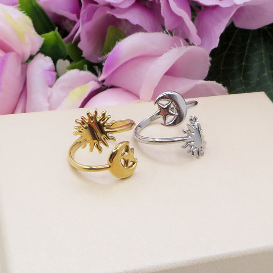 Daenerys - Anello regolabile con SOLE E LUNA contrariè in ACCIAIO inossidabile