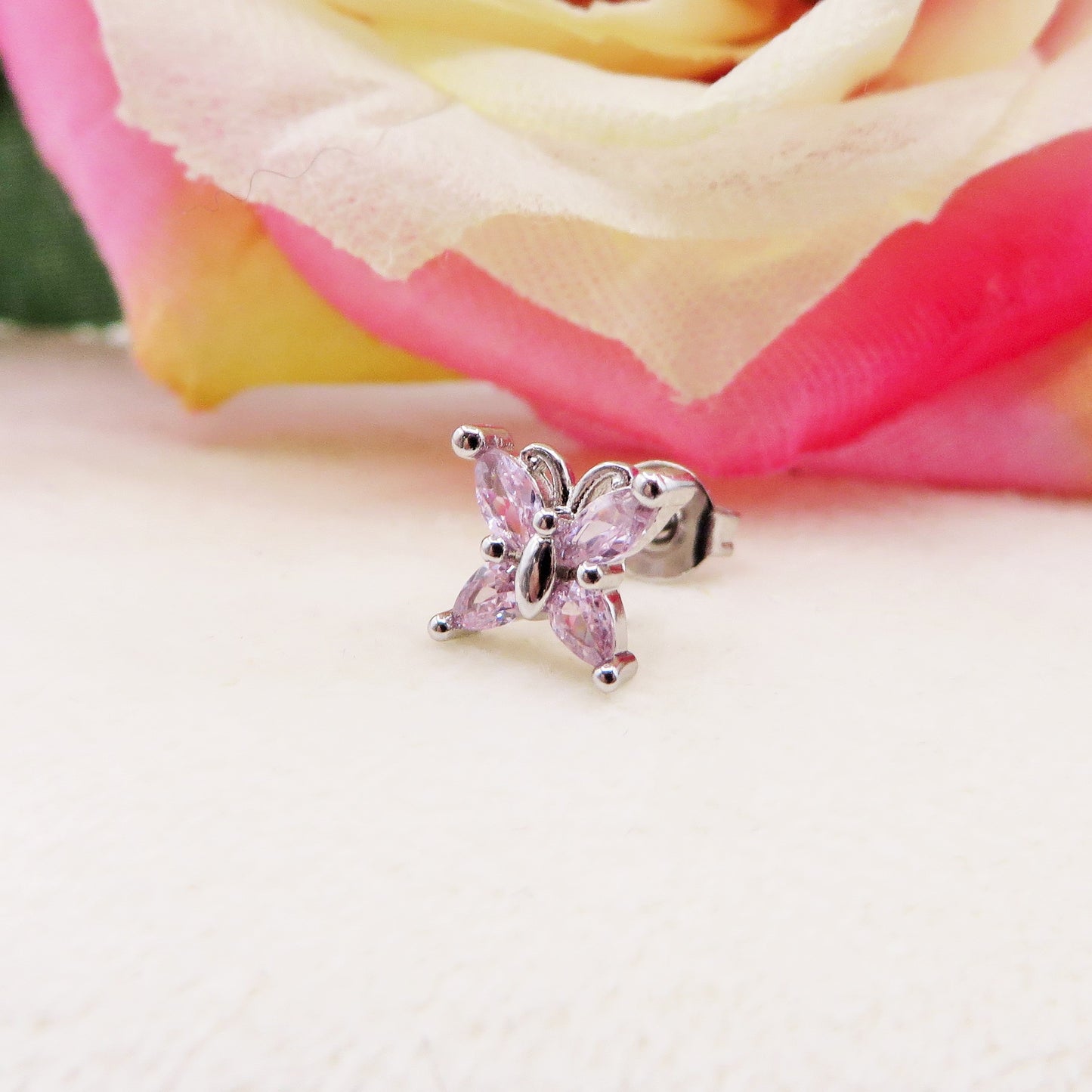 BUTTERFLY STUD ~ Orecchino ARGENTO 925 a lobo con farfalla cubic zirconia