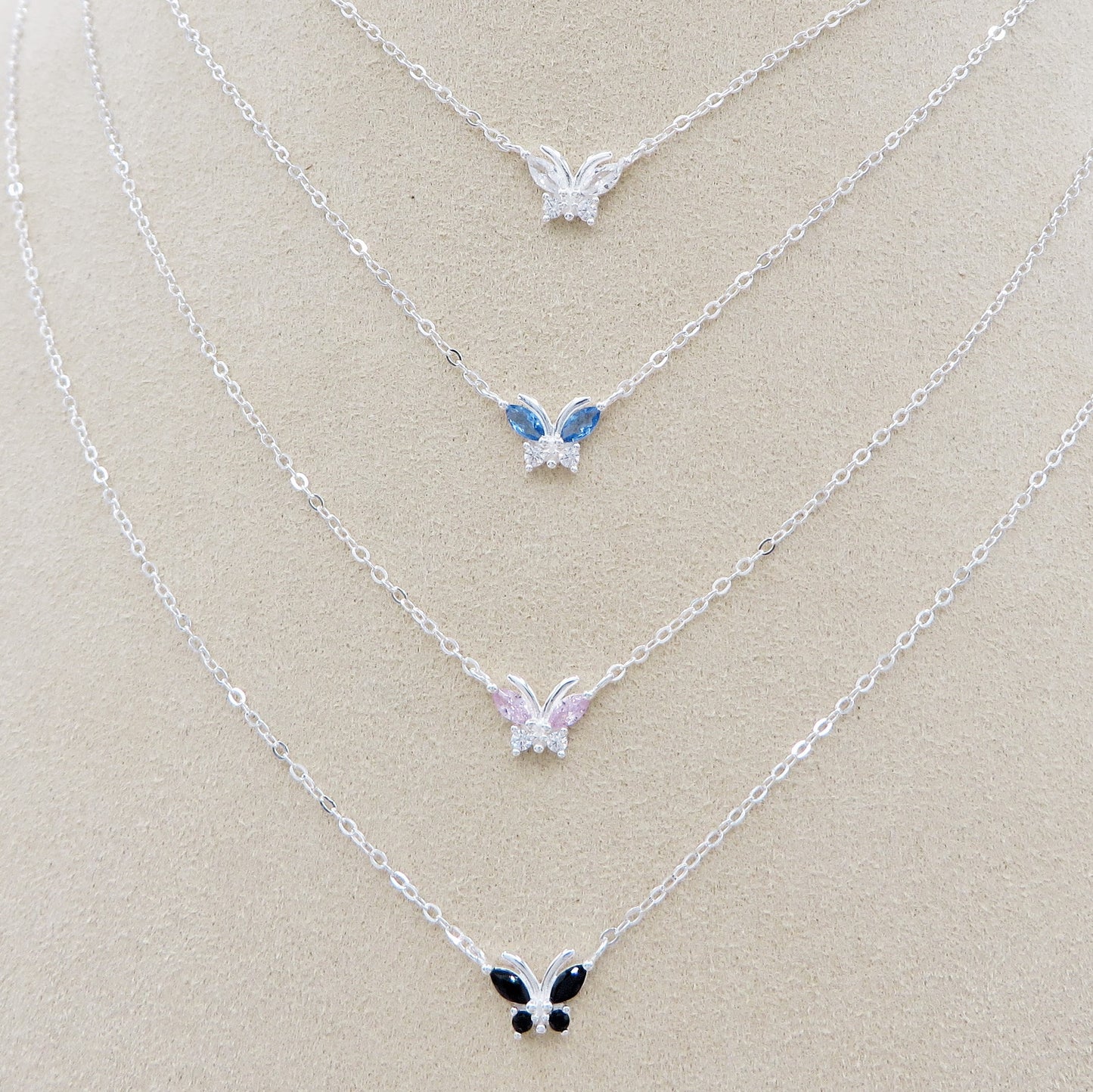 ATHALIA mini butterfly ~ ARGENTO 925 ~ Collana con farfalla in cubic zirconia
